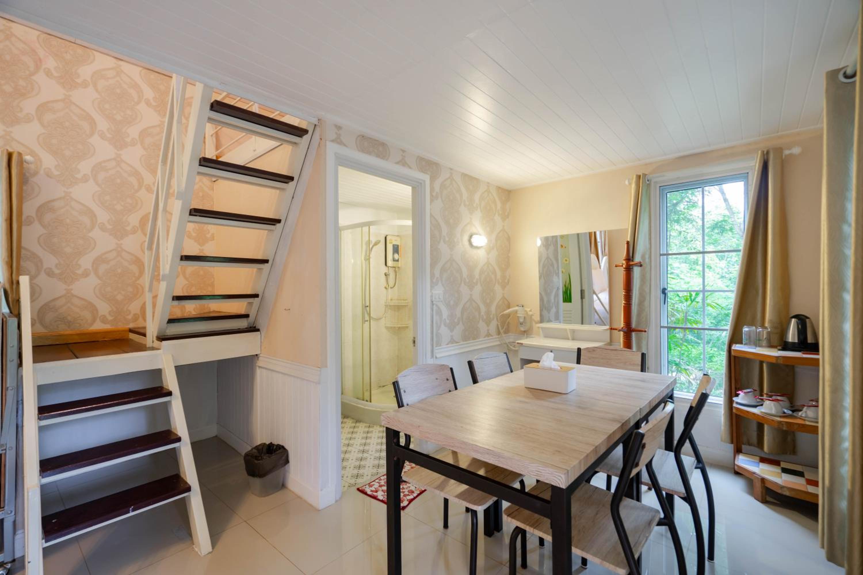 Photo 247