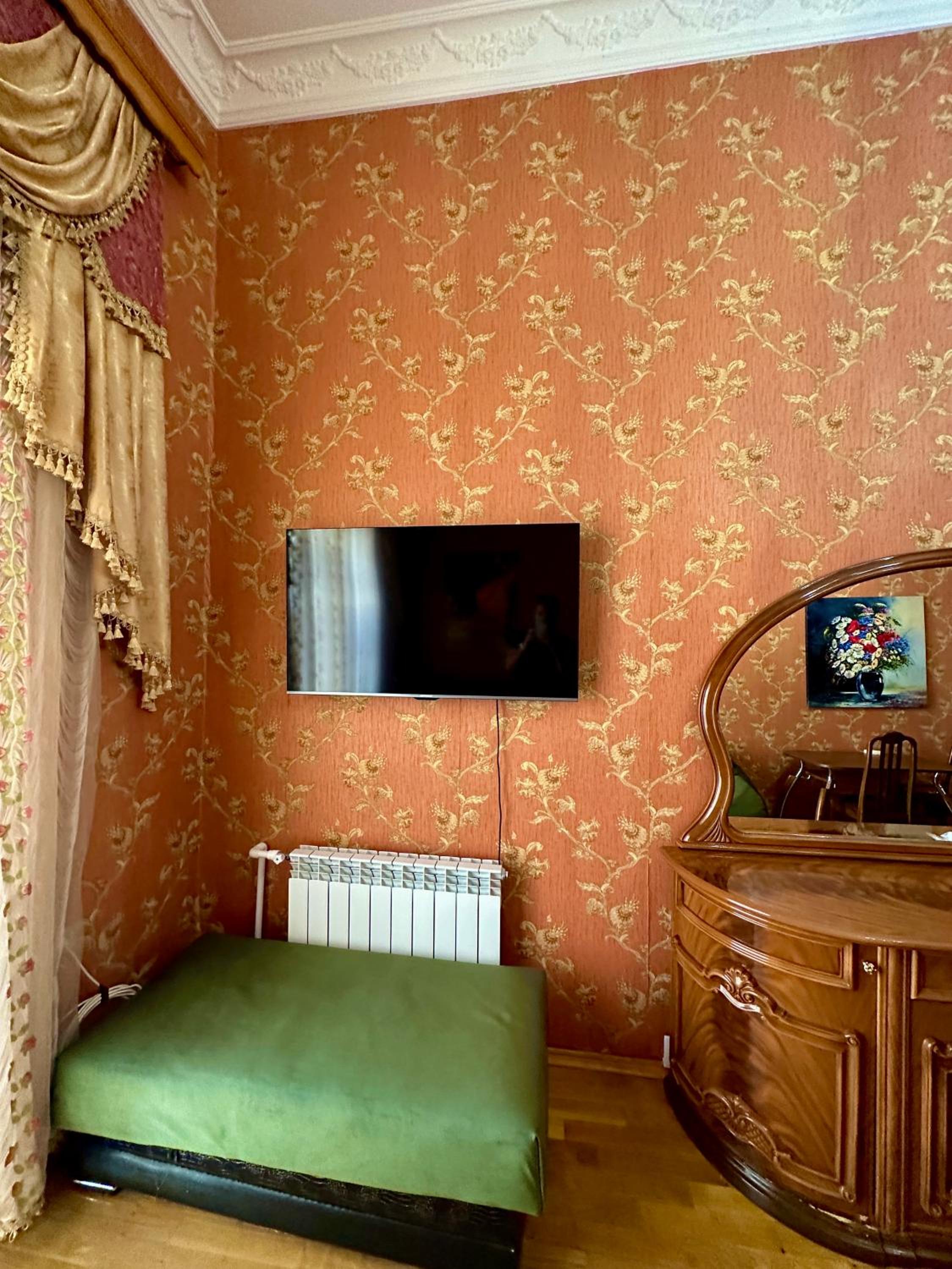 Central Apartment - Two Balconies - 2nd Floor