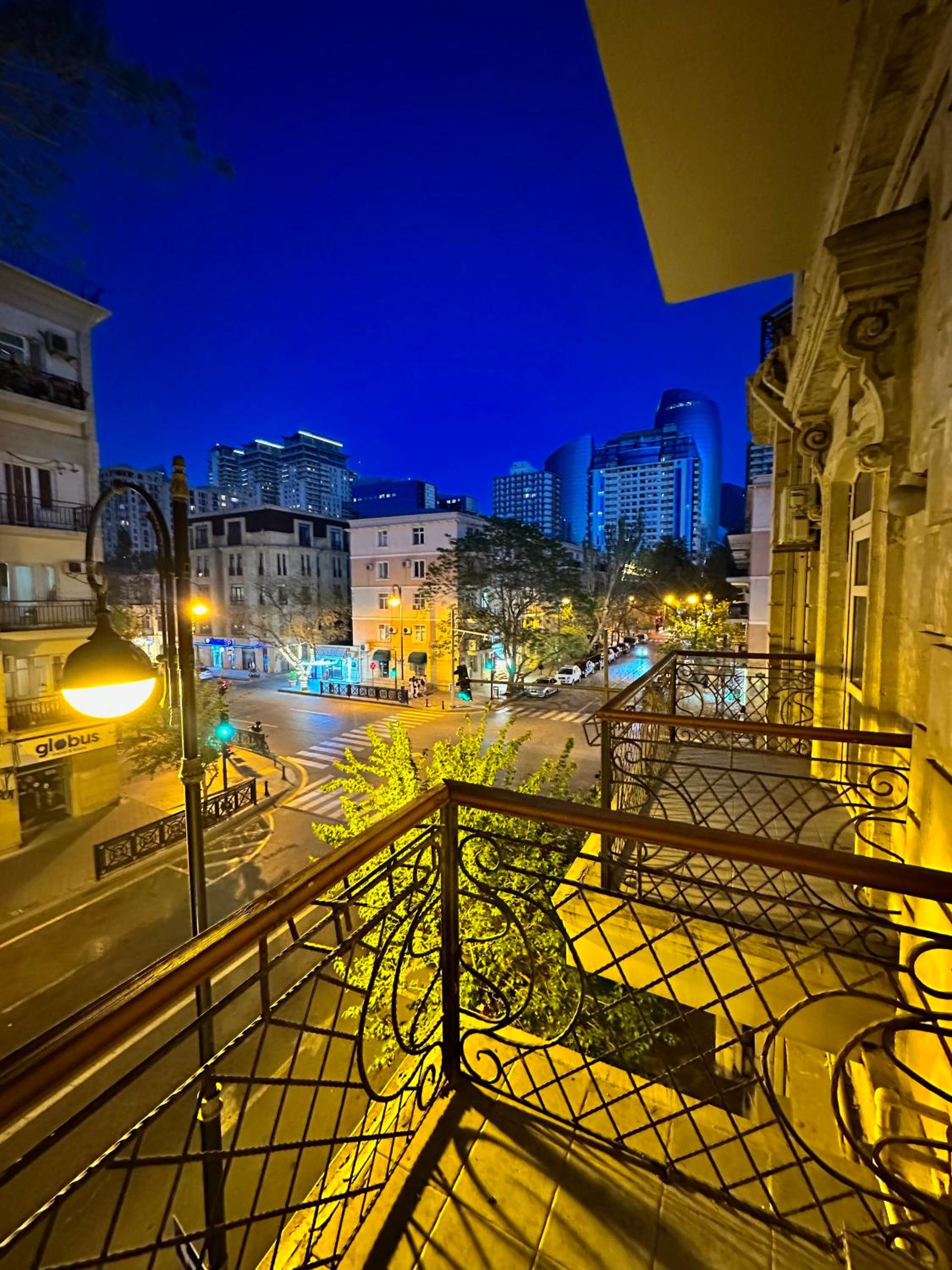 Central Apartment - Two Balconies - 2nd Floor