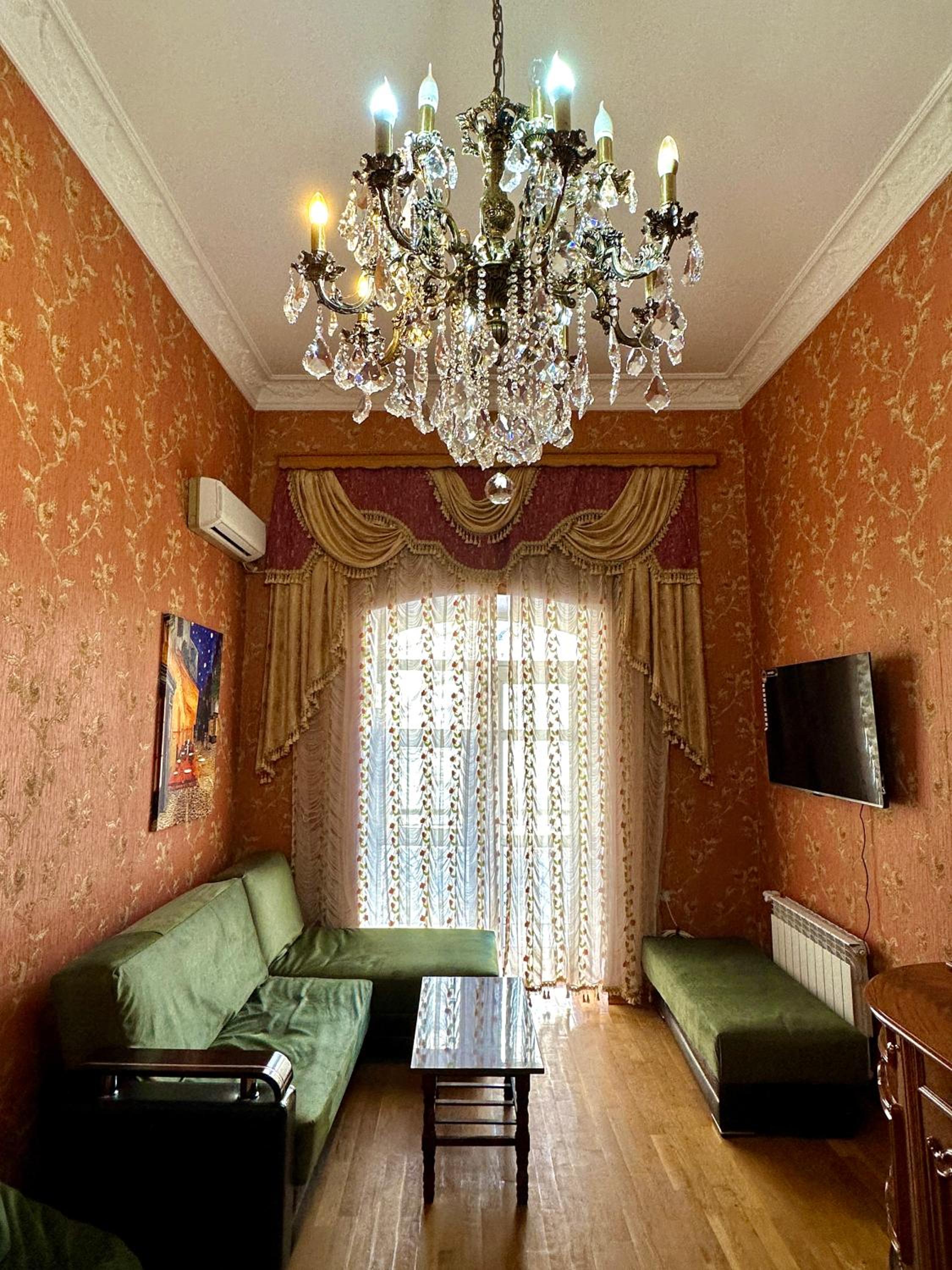 Central Apartment - Two Balconies - 2nd Floor