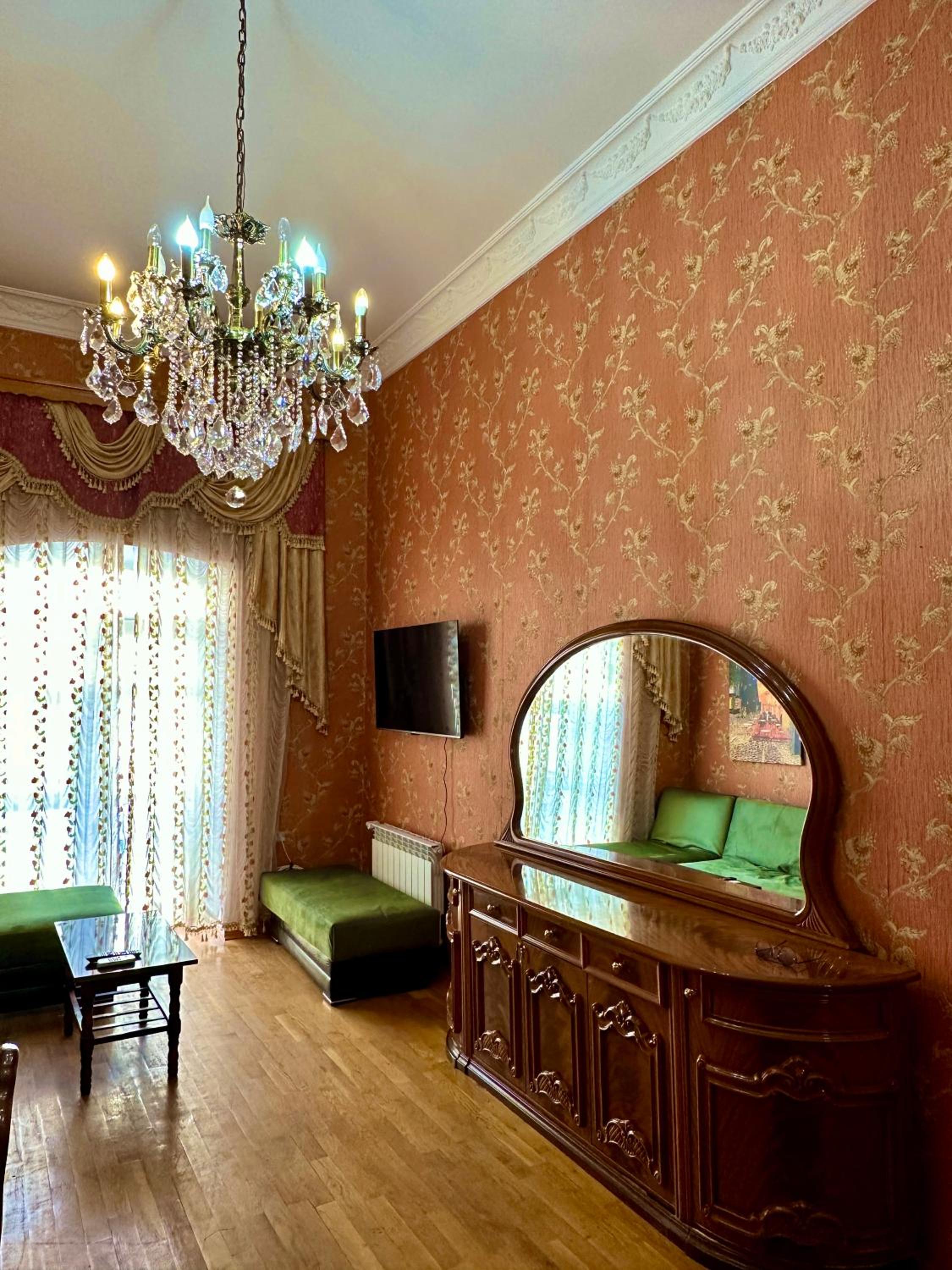 Central Apartment - Two Balconies - 2nd Floor