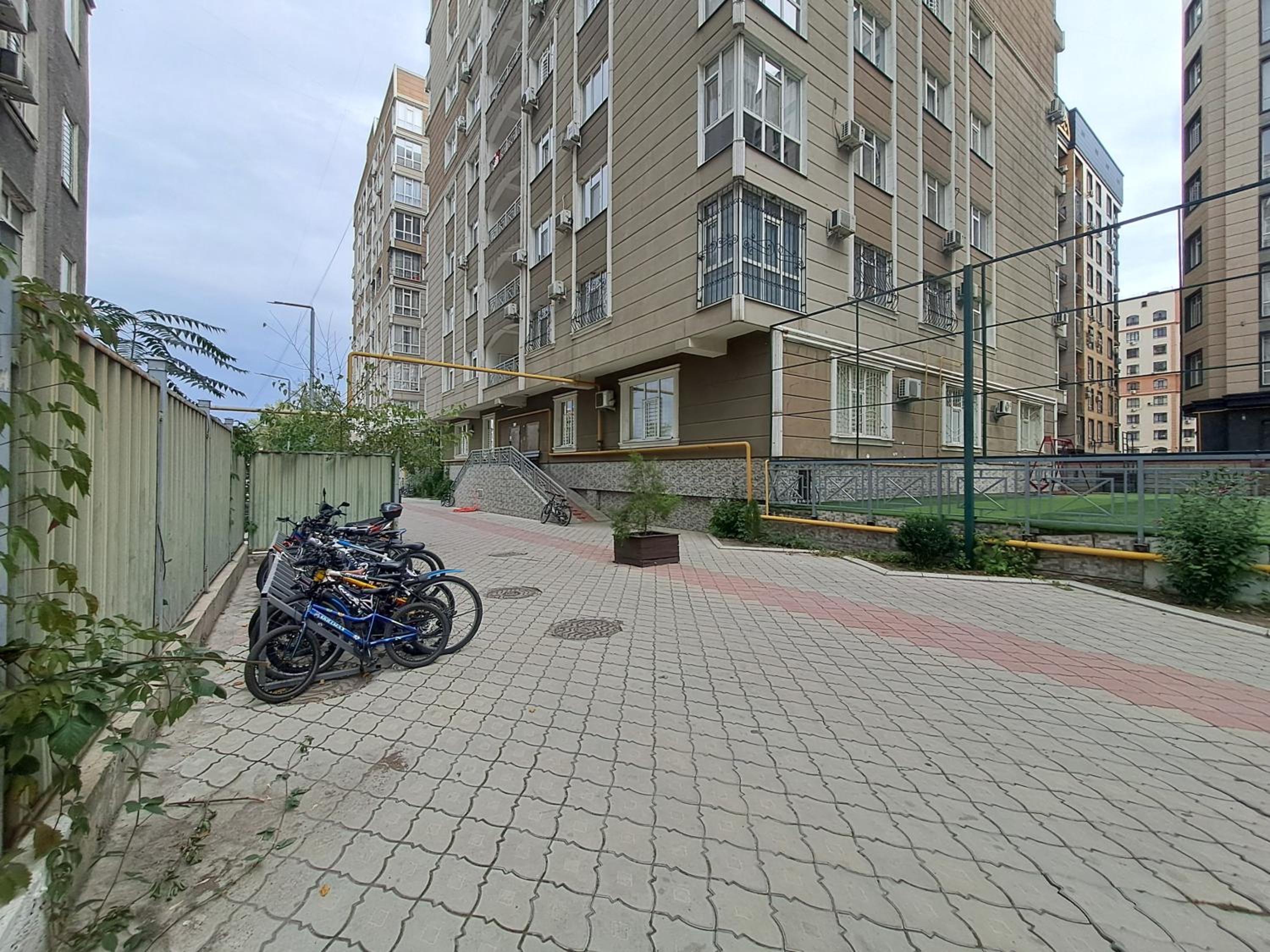 Photo 10
