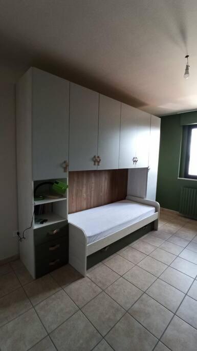 San Giovanni Rotondo Vacations - Spacious Vintage Style Apartment - Property Image 2