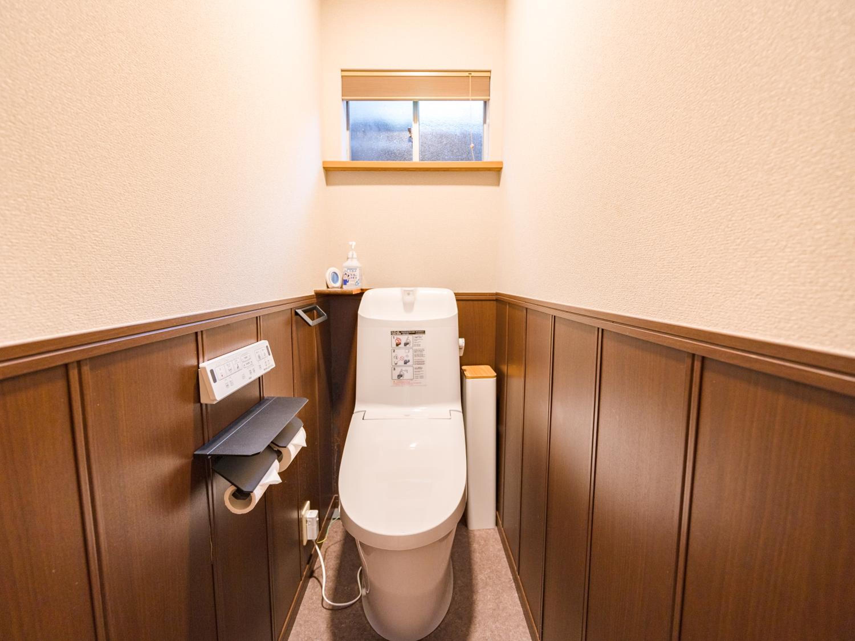 Fox inn 1F 3 mins from Hanazonocho