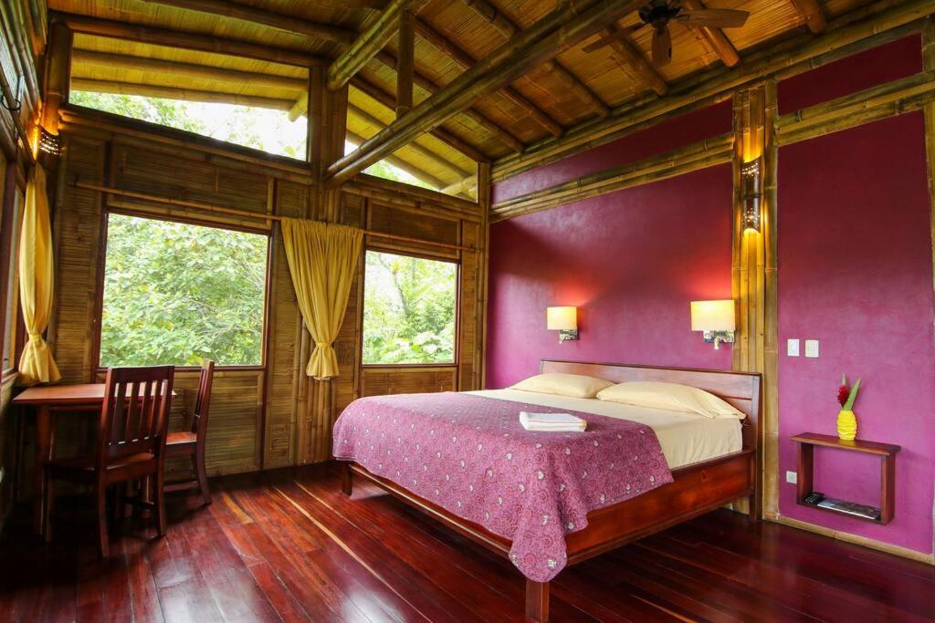 Bamboo Jungle Cabin 3 nights minimum stay