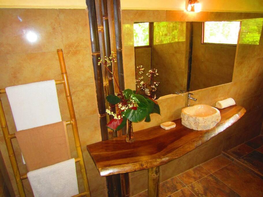 Bamboo Jungle Cabin 3 nights minimum stay