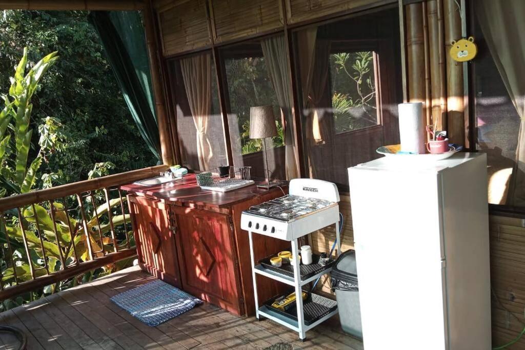 Bamboo Jungle Cabin 3 nights minimum stay