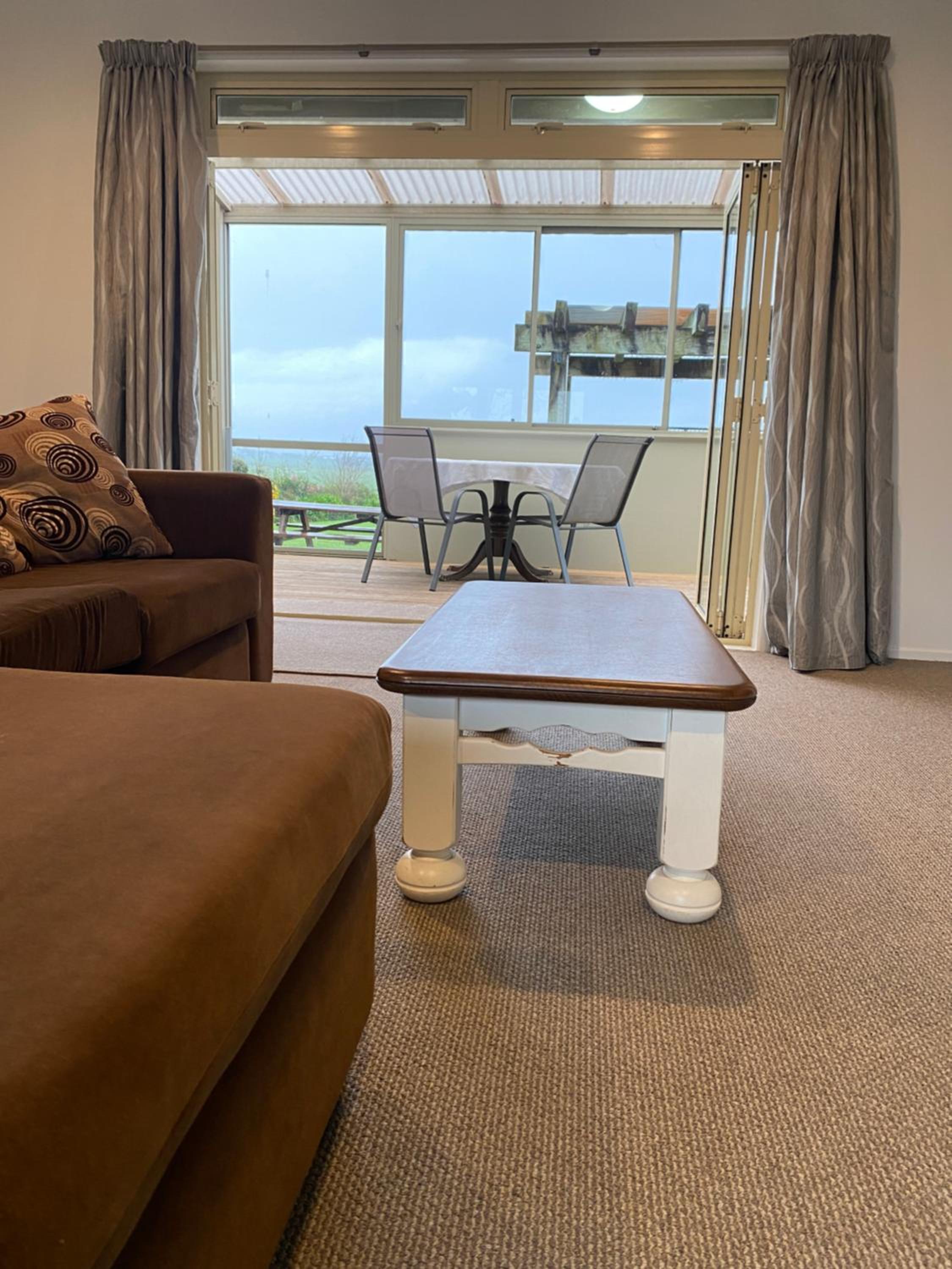 Spacious 2-Bedroom Guest House - Easy Access, Near Pukehina Beach view 3