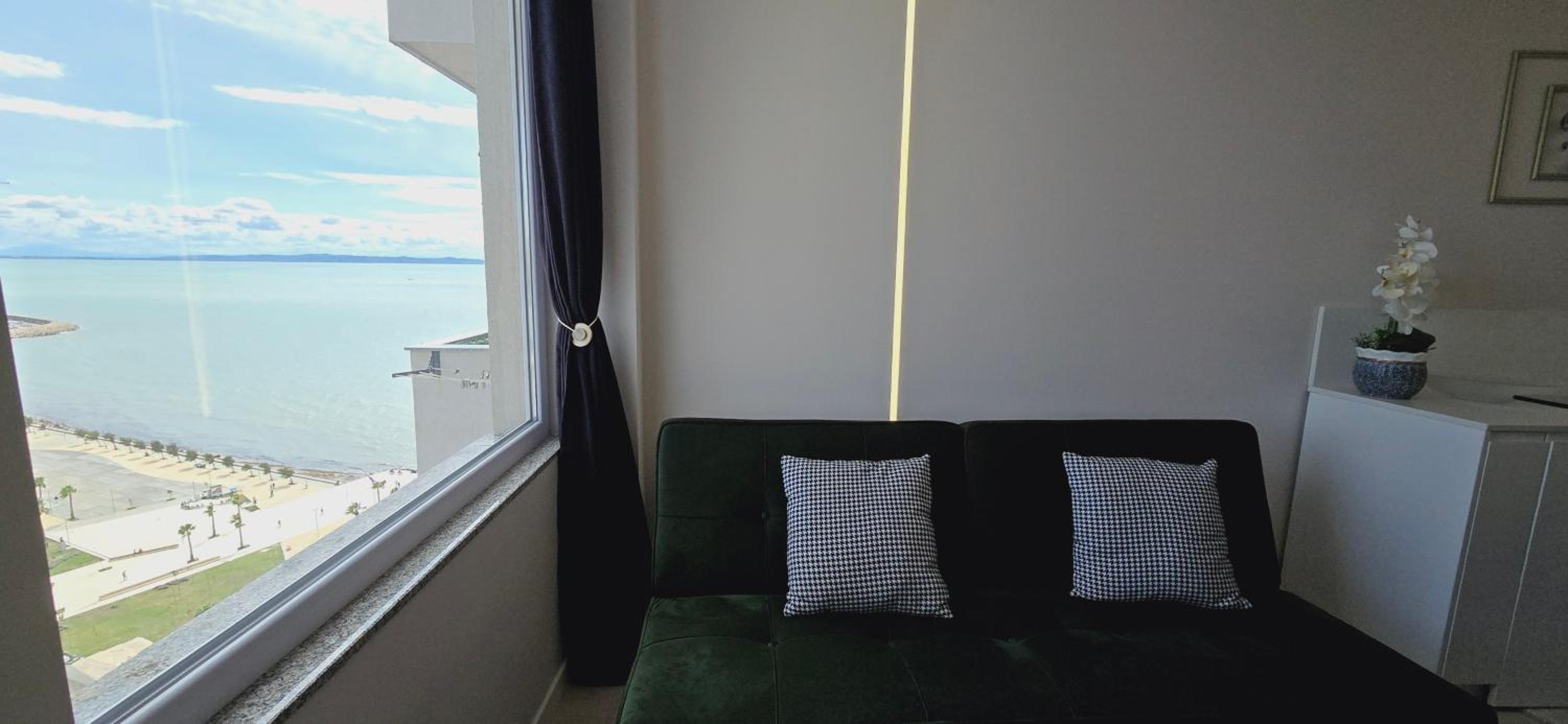 Apartment 02,Sea View