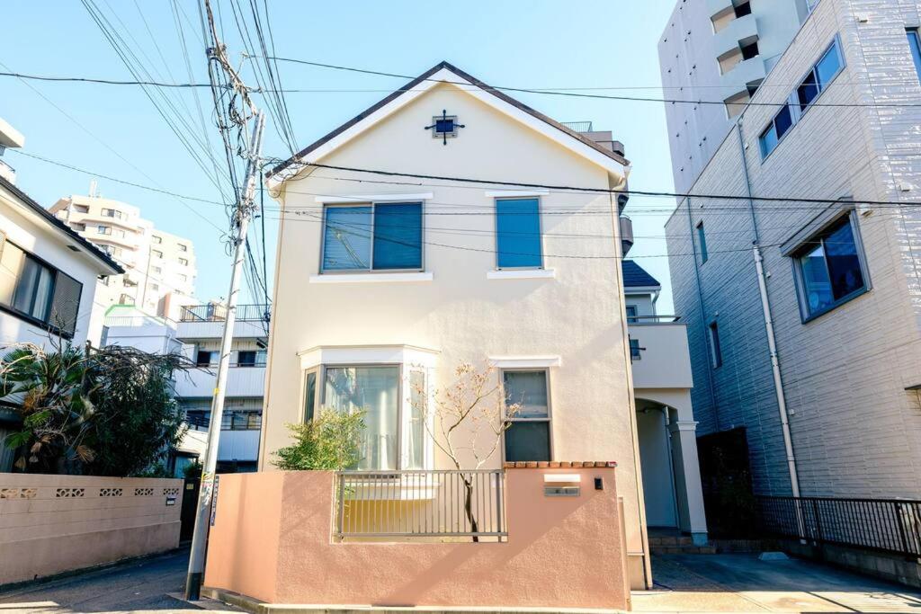 Haresora Mukojima Ikken House