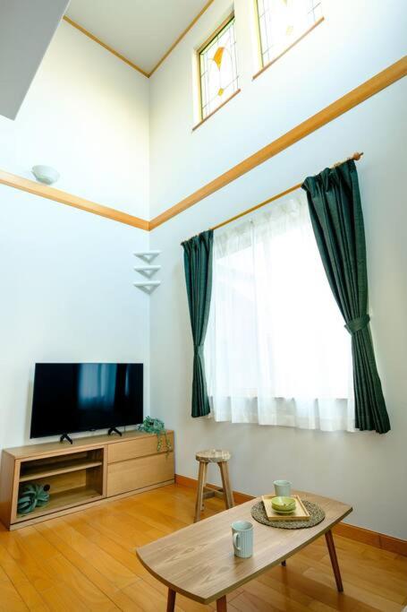 Haresora Mukojima Ikken House