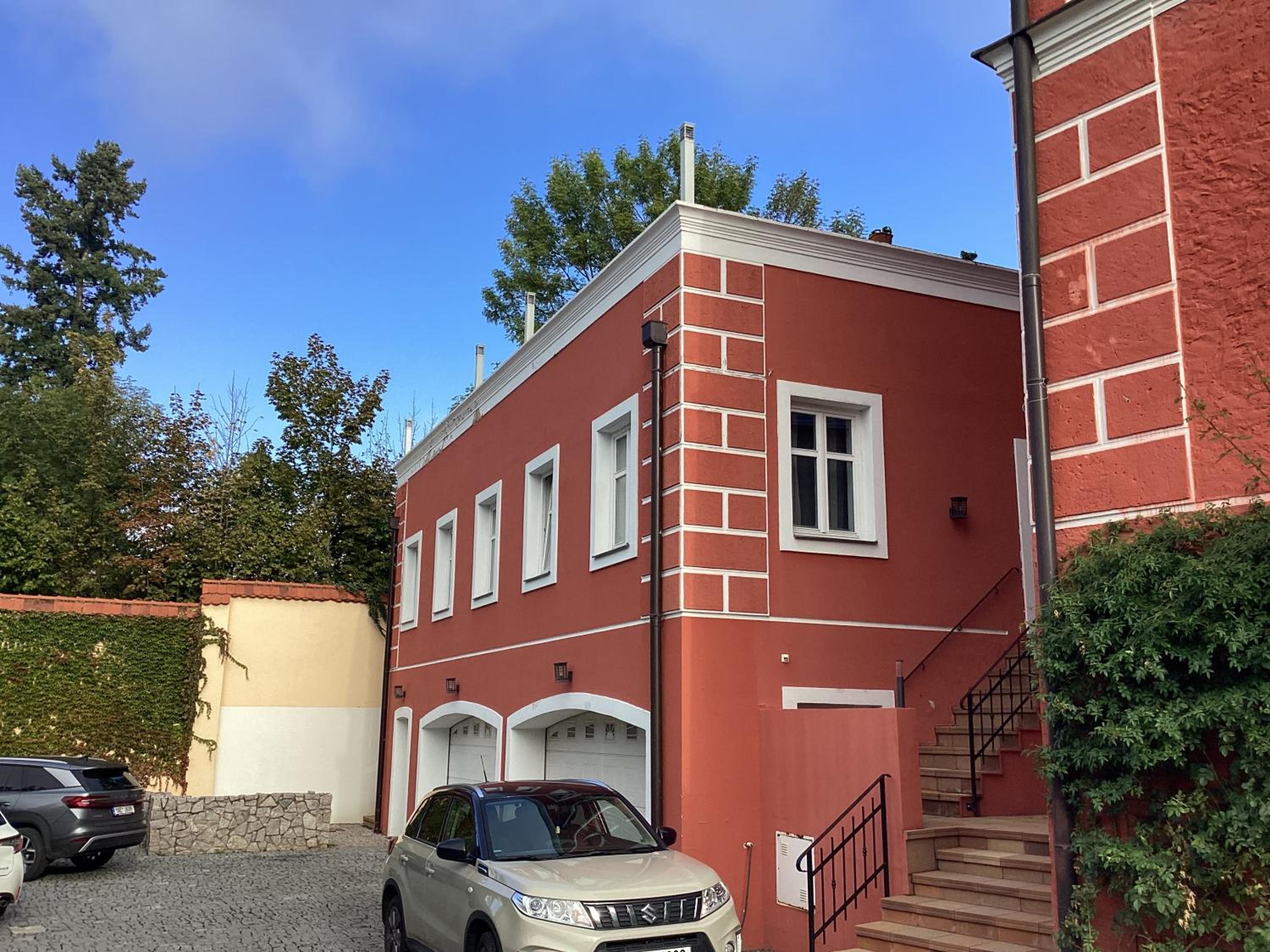 Antonio Residence