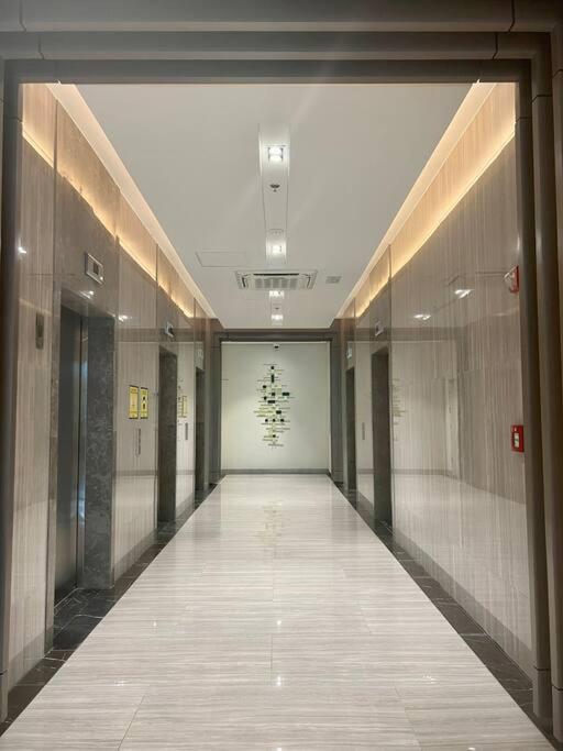 Condo at the heart of BGC located at Uptown Parksuites view 3