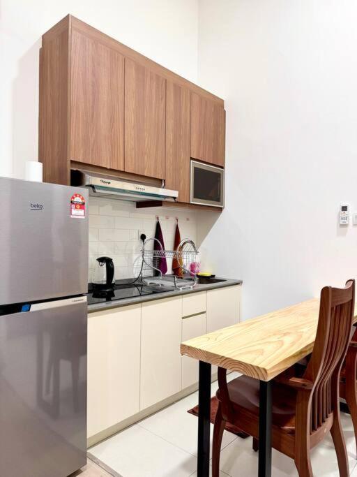 The Podium-Studio-Free 1 Parking-6 Pax-D333B photo 2