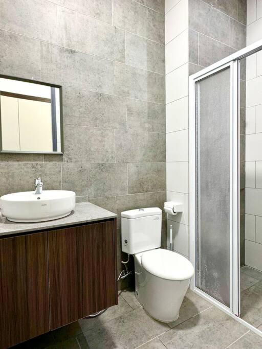 The Podium-Studio-Free 1 Parking-6 Pax-D333B photo 4
