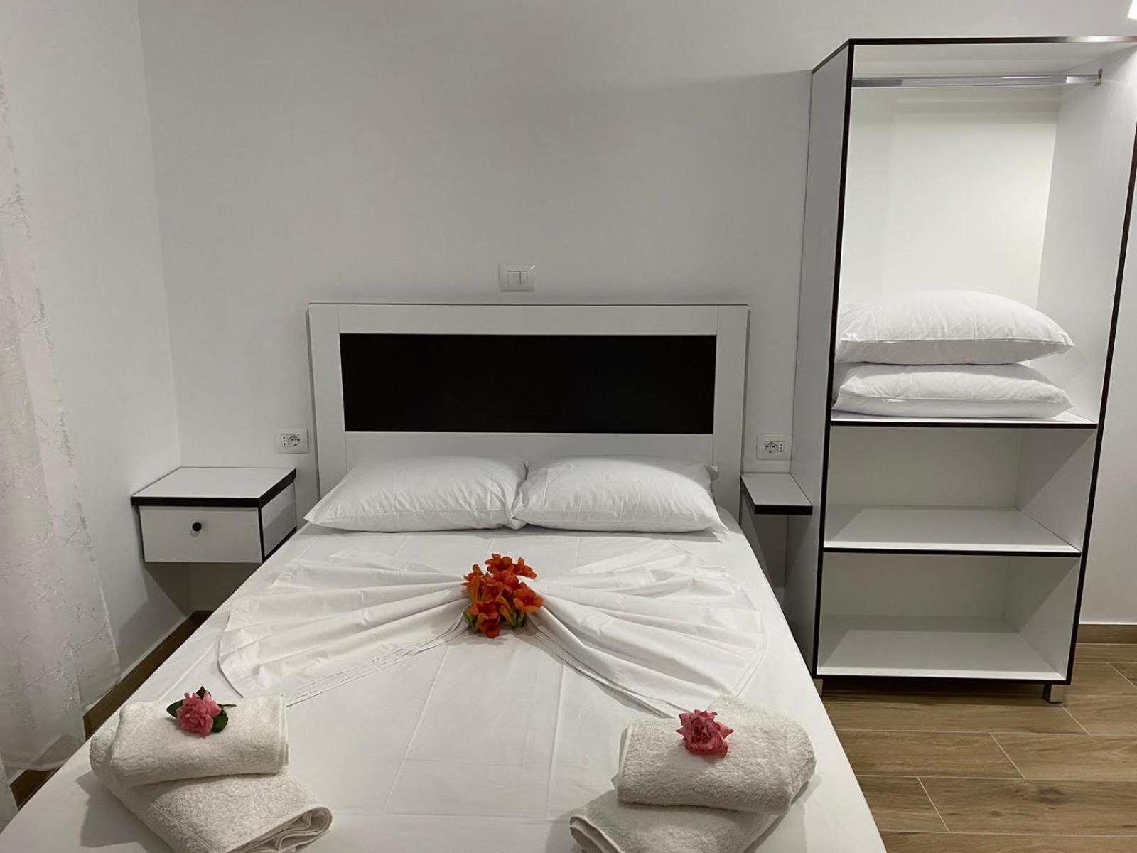 Rentrooms Geni photo 2