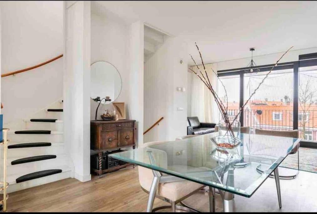 120m2 Spacious 4-bedroom Apartment with Roofterras