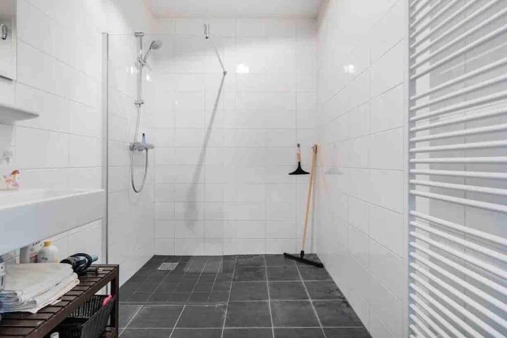 120m2 Spacious 4-bedroom Apartment with Roofterras
