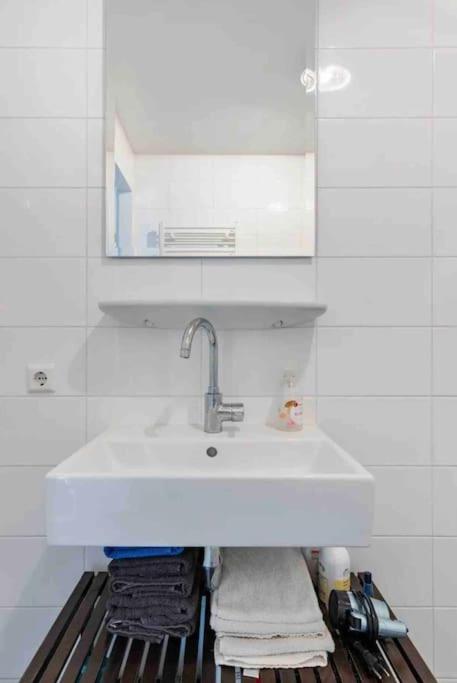 120m2 Spacious 4-bedroom Apartment with Roofterras