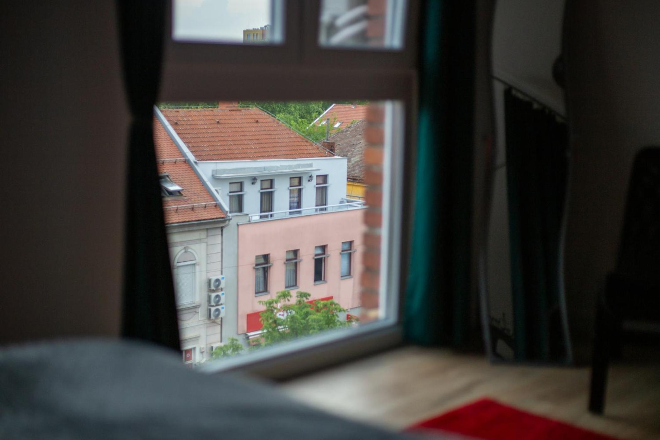 Apartment Cinema