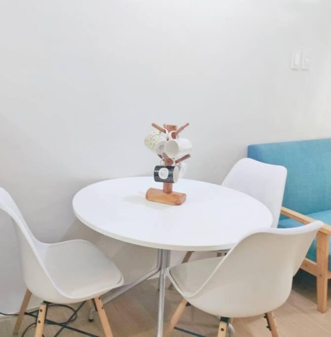 Aleckzandra 2nd Floor Minimalist Suite Near Tourist Spots view 2