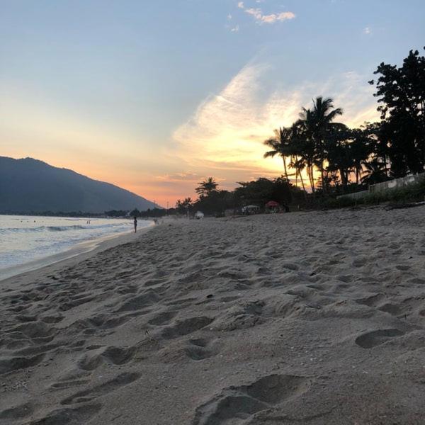 Pé na areia Ubatuba praia do sapê