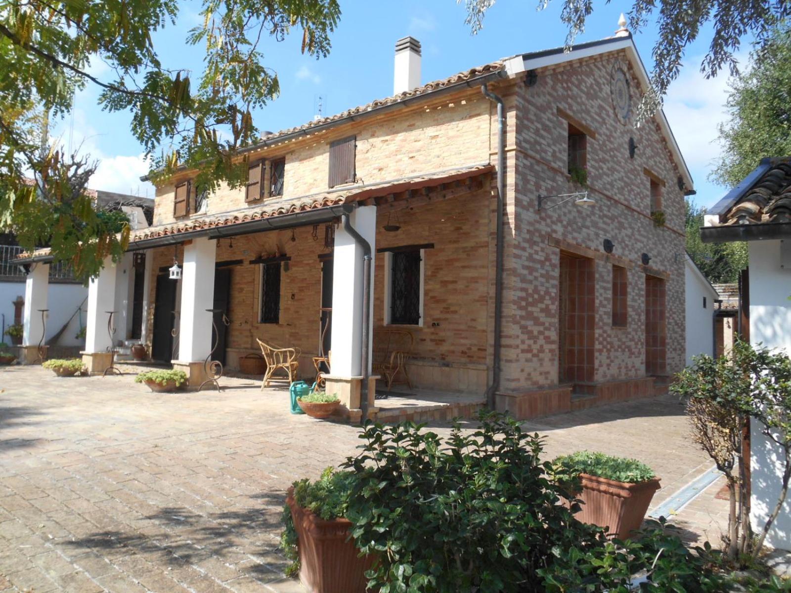 MARCHE - Appartamenti in casale view 3