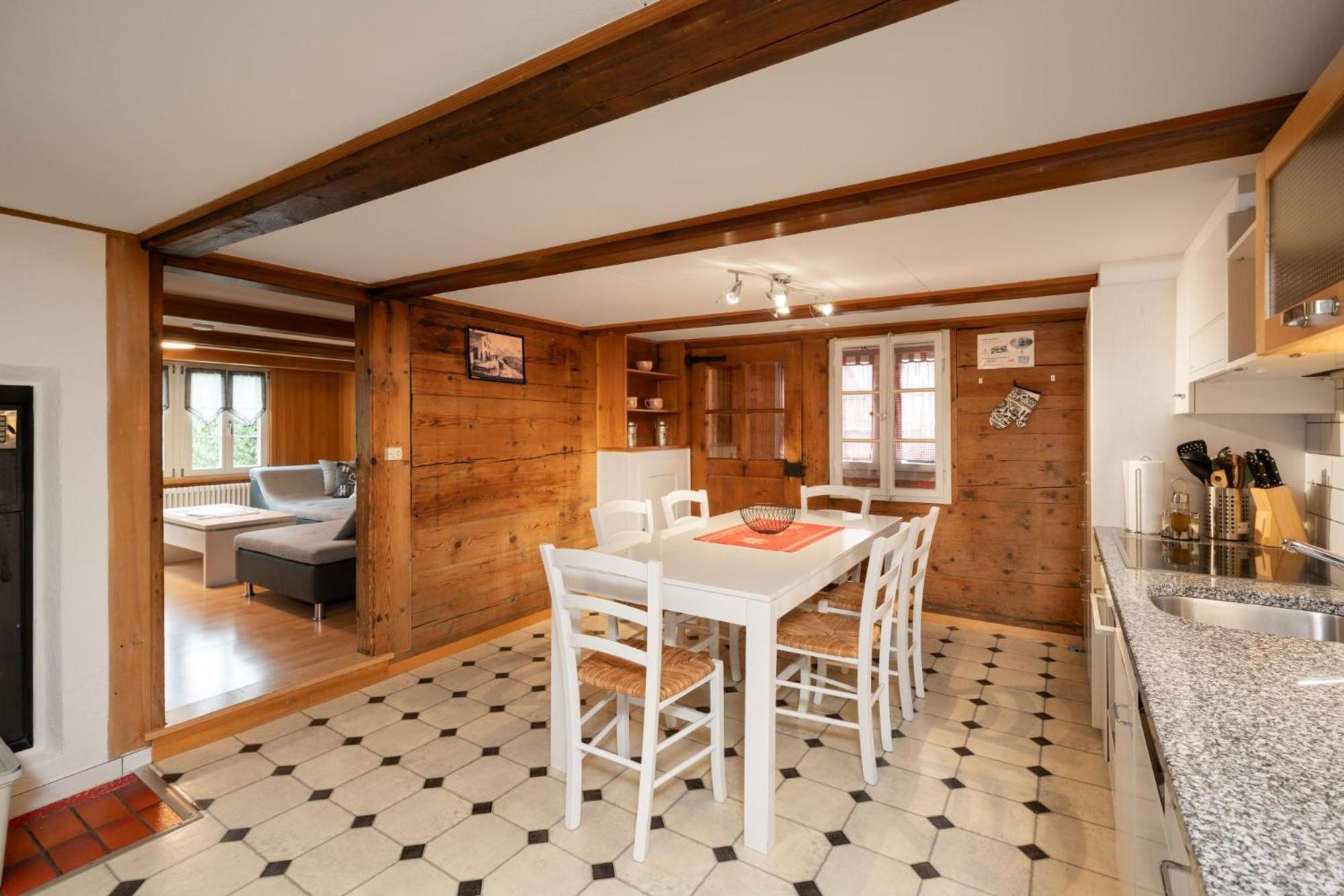 Cosy Swiss Apartment
