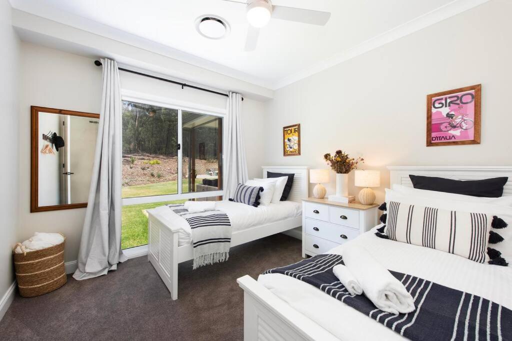 Frog Hill 8 bedroom luxe rural retreat near town with 2 houses