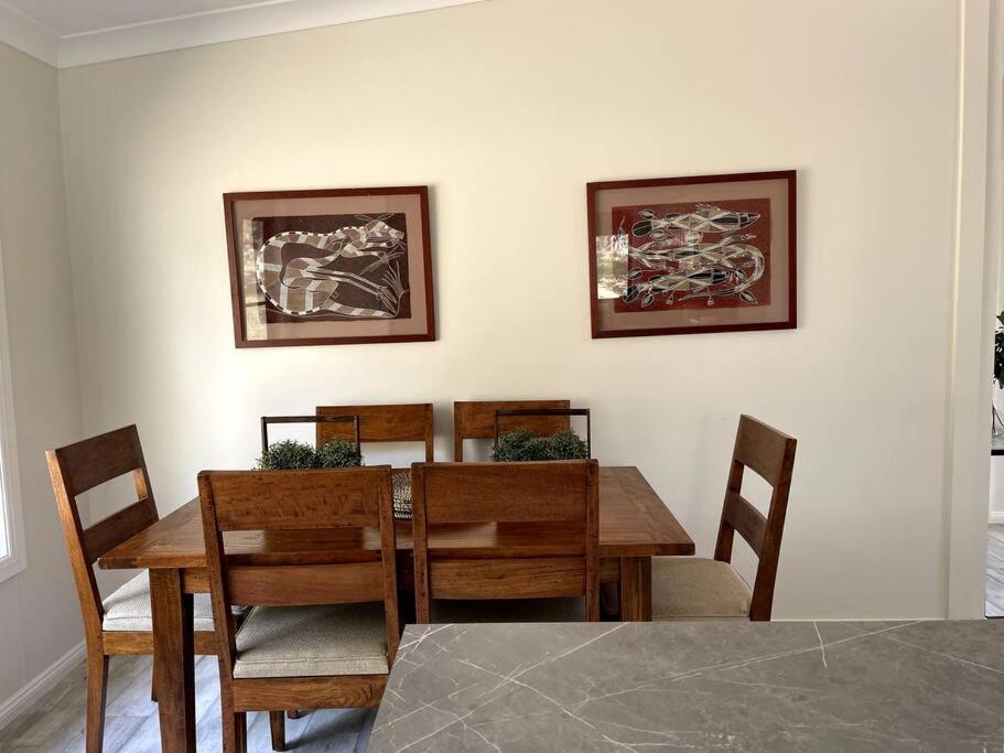 Frog Hill 8 bedroom luxe rural retreat near town with 2 houses