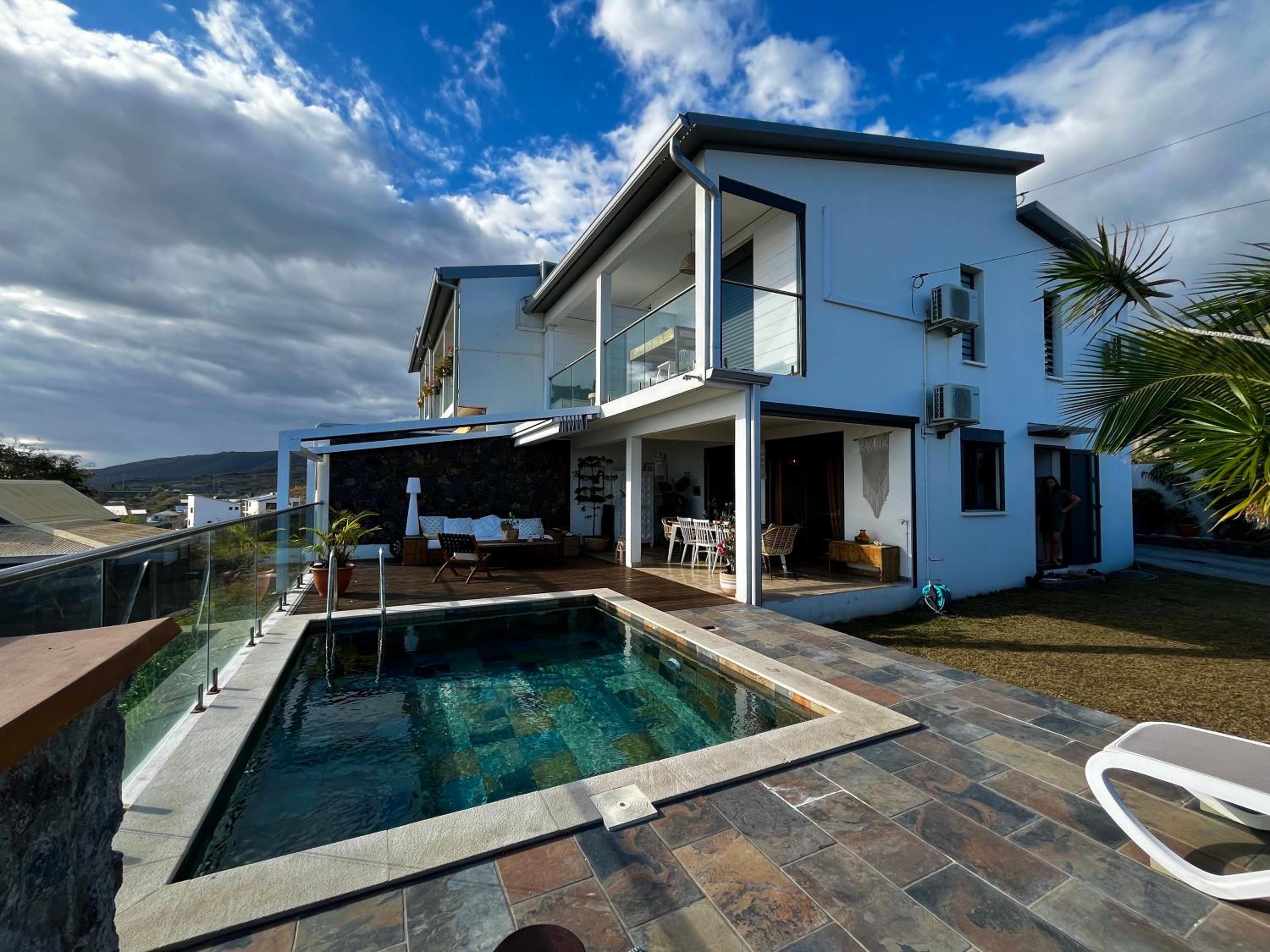 Villa Nirvana avec piscine et vue panoramique
