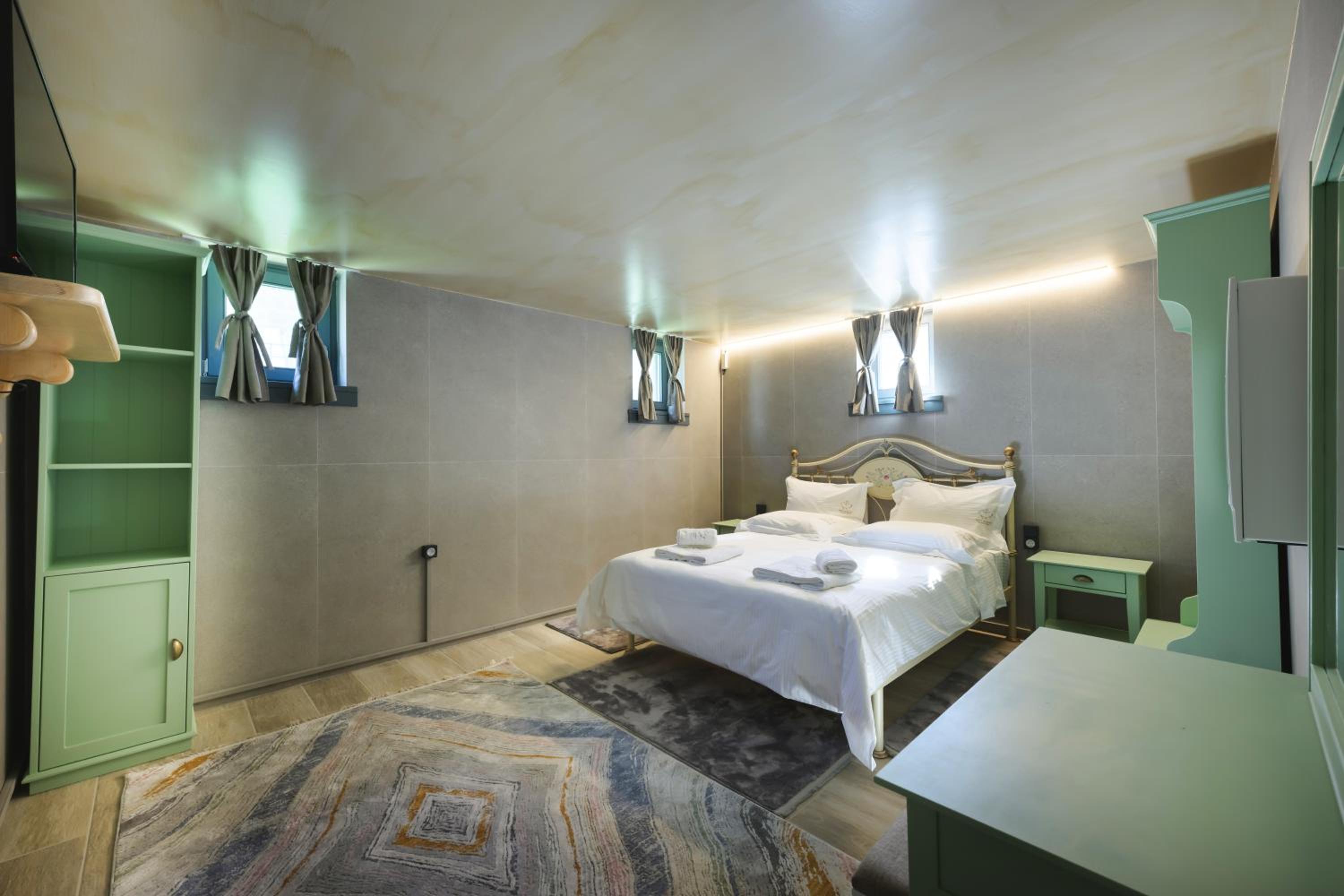 Wild Lavender Mountain Resort
