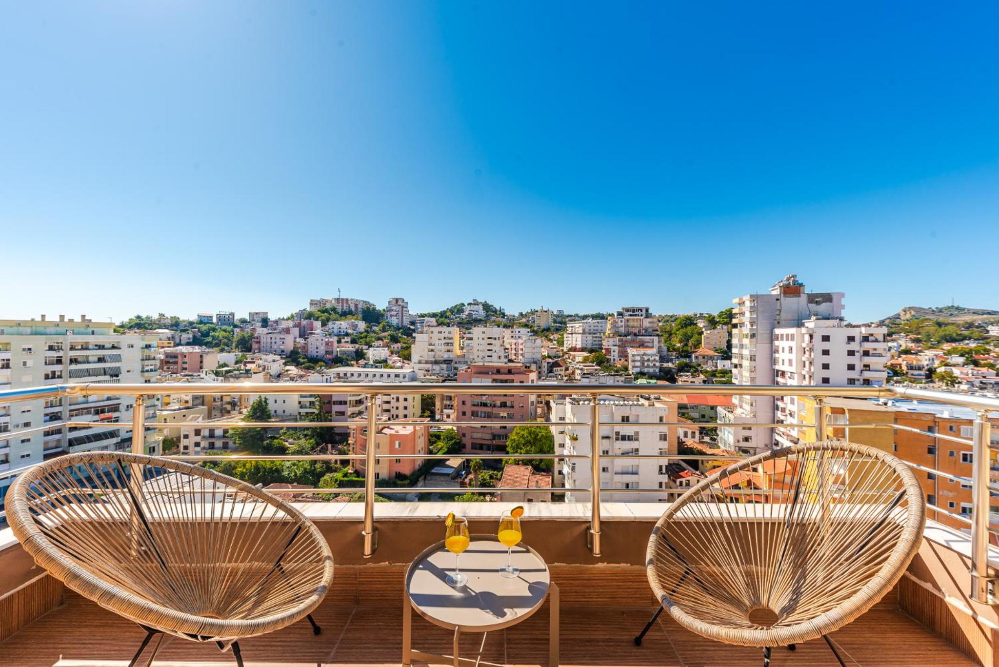 Urban Oasis 1 bedroom Apartment 500mbs