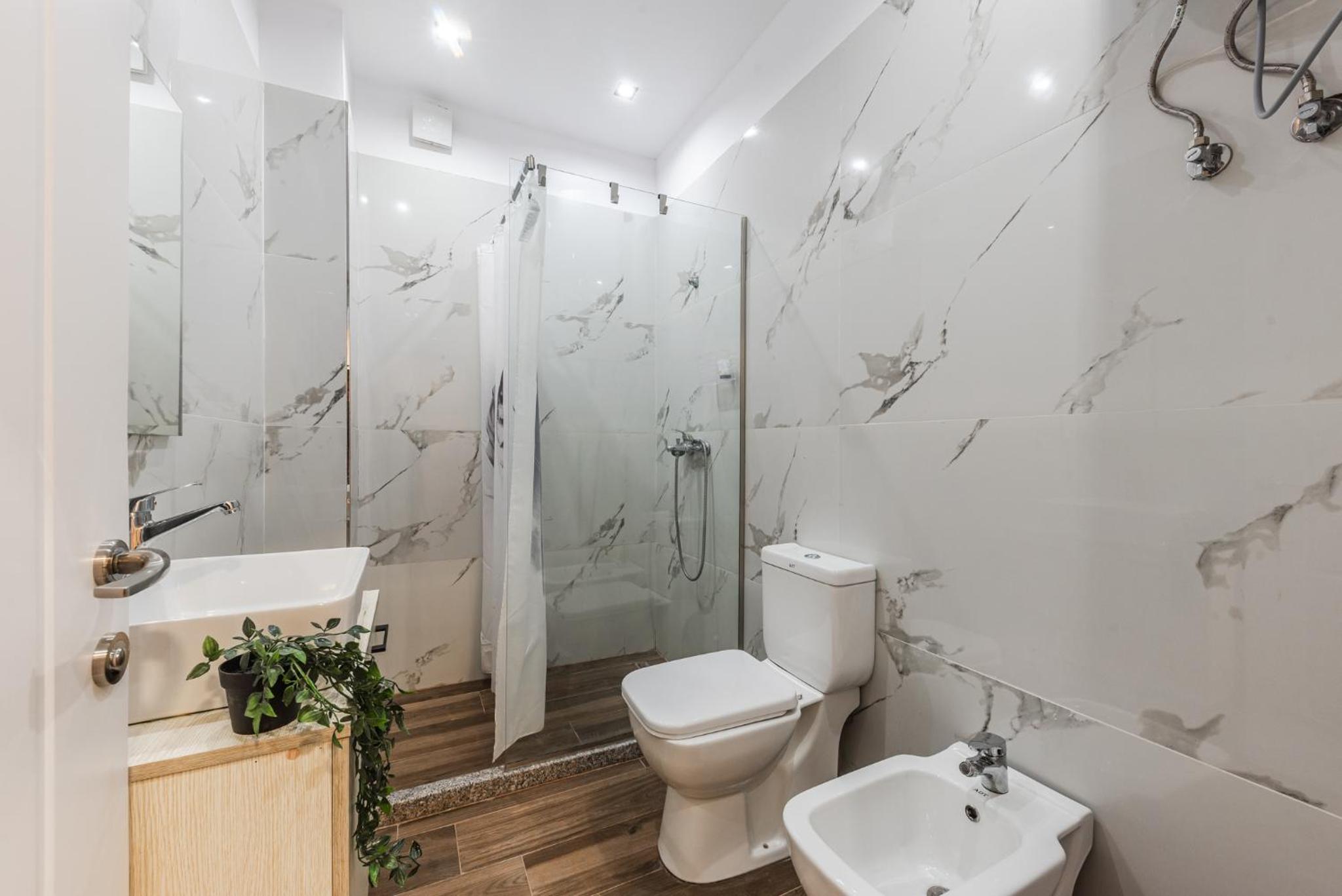 Urban Oasis 1 bedroom Apartment 500mbs