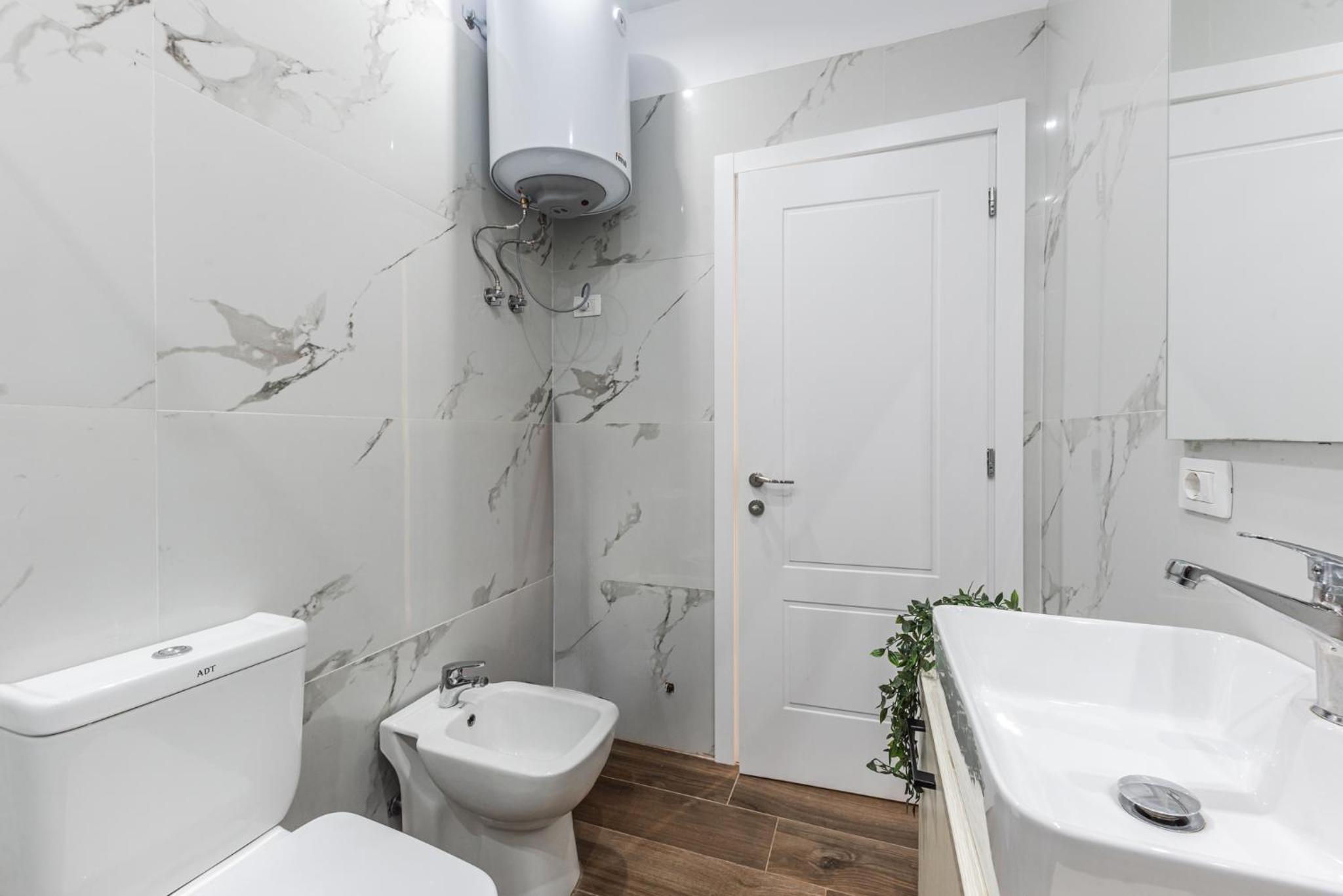 Urban Oasis 1 bedroom Apartment 500mbs
