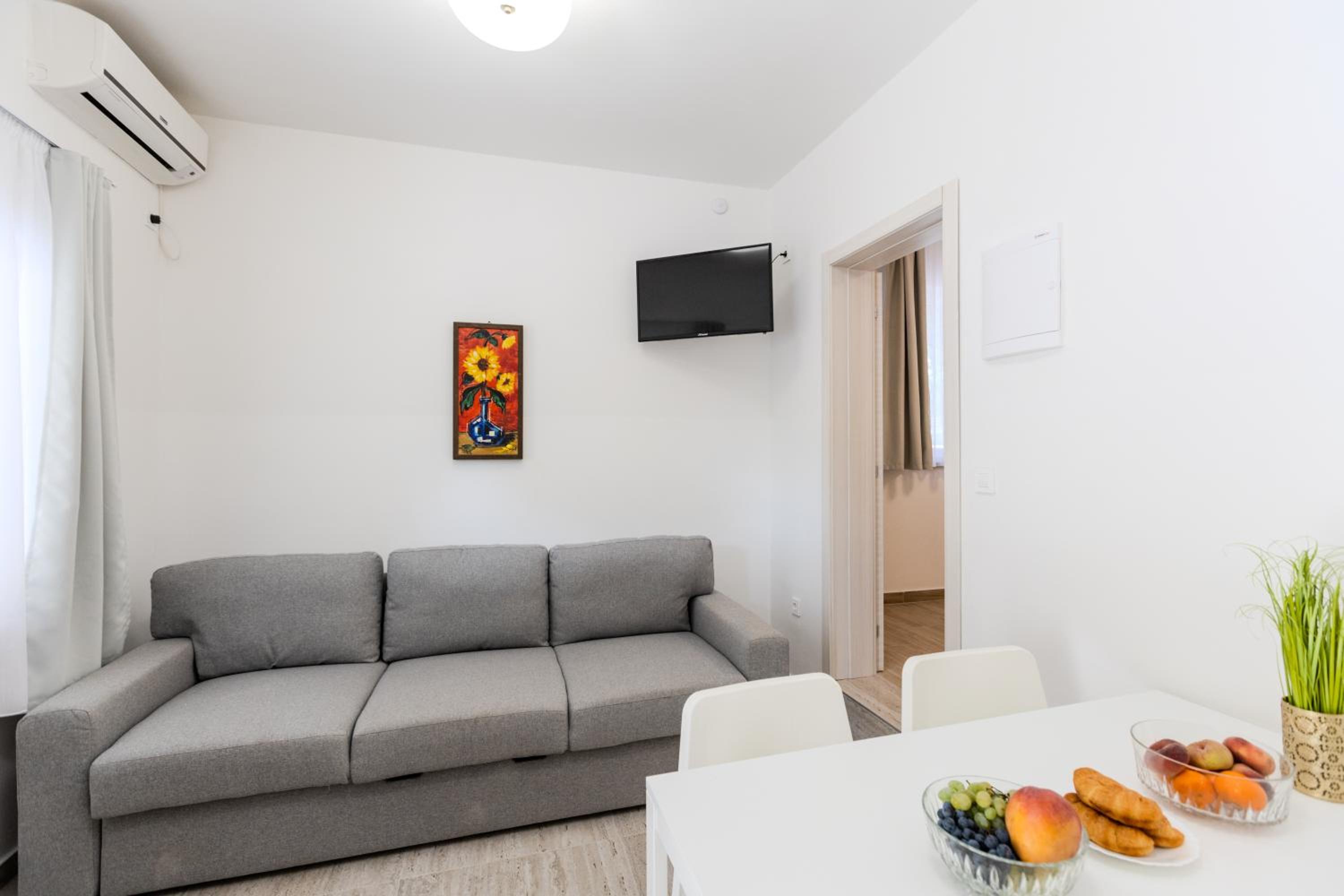 Apartments Lorena view 3