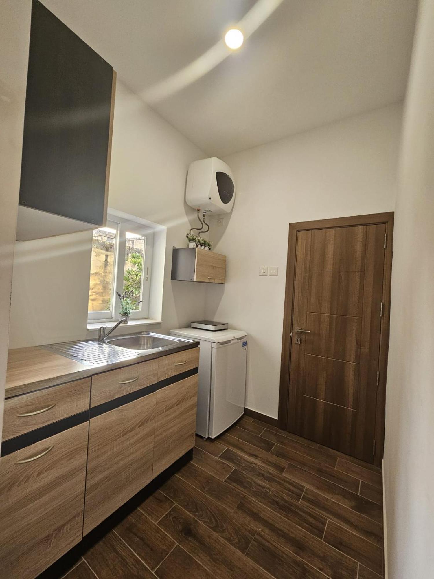 Modern studio near Valleta view 5