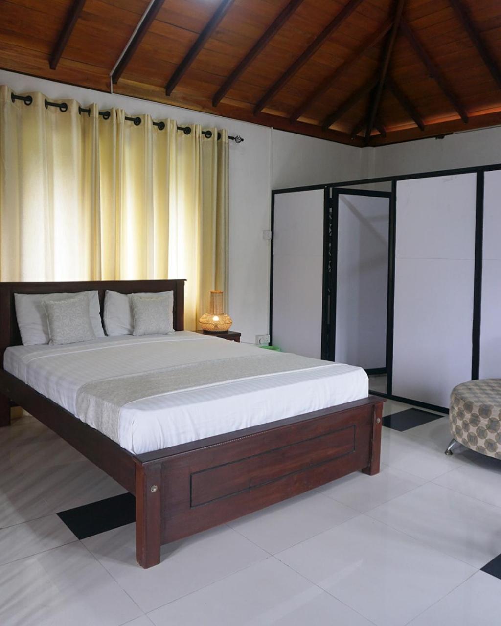 Kandy Mountain Solace