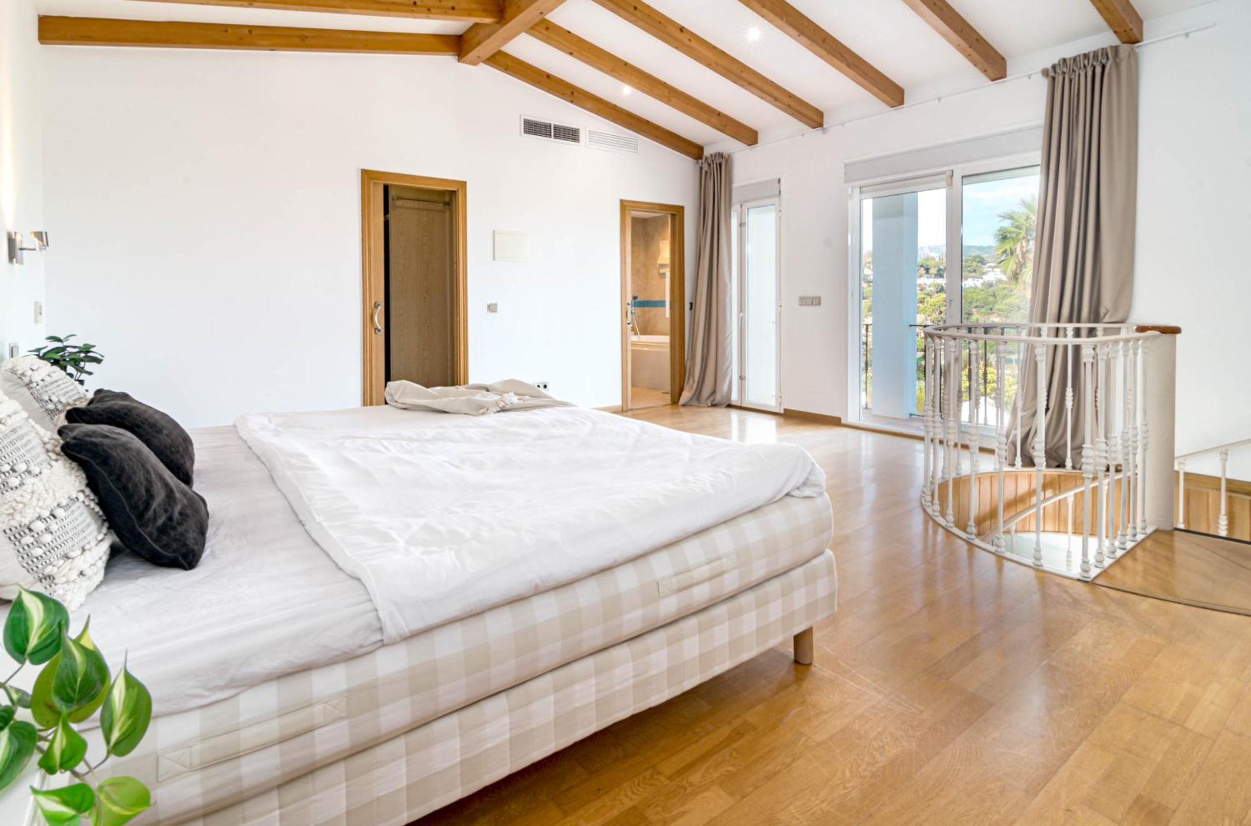 Marbella Vacations - GRR - Elegant Villa with Exclusive Private Pool - Property Image 58