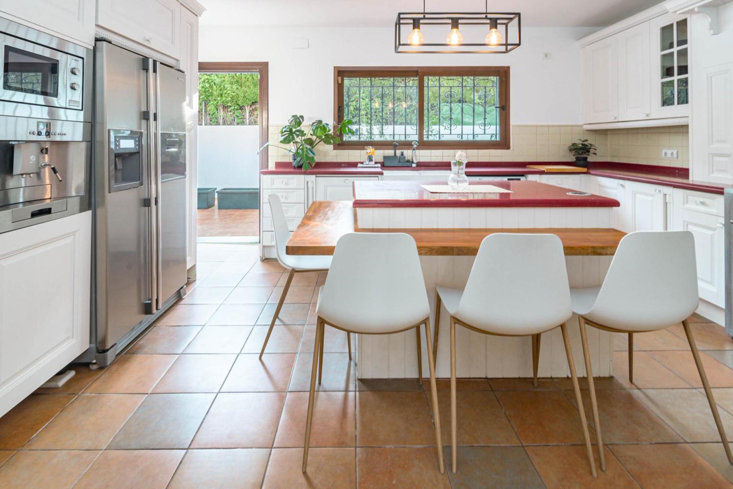 Marbella Vacations - GRR - Elegant Villa with Exclusive Private Pool - Property Image 40