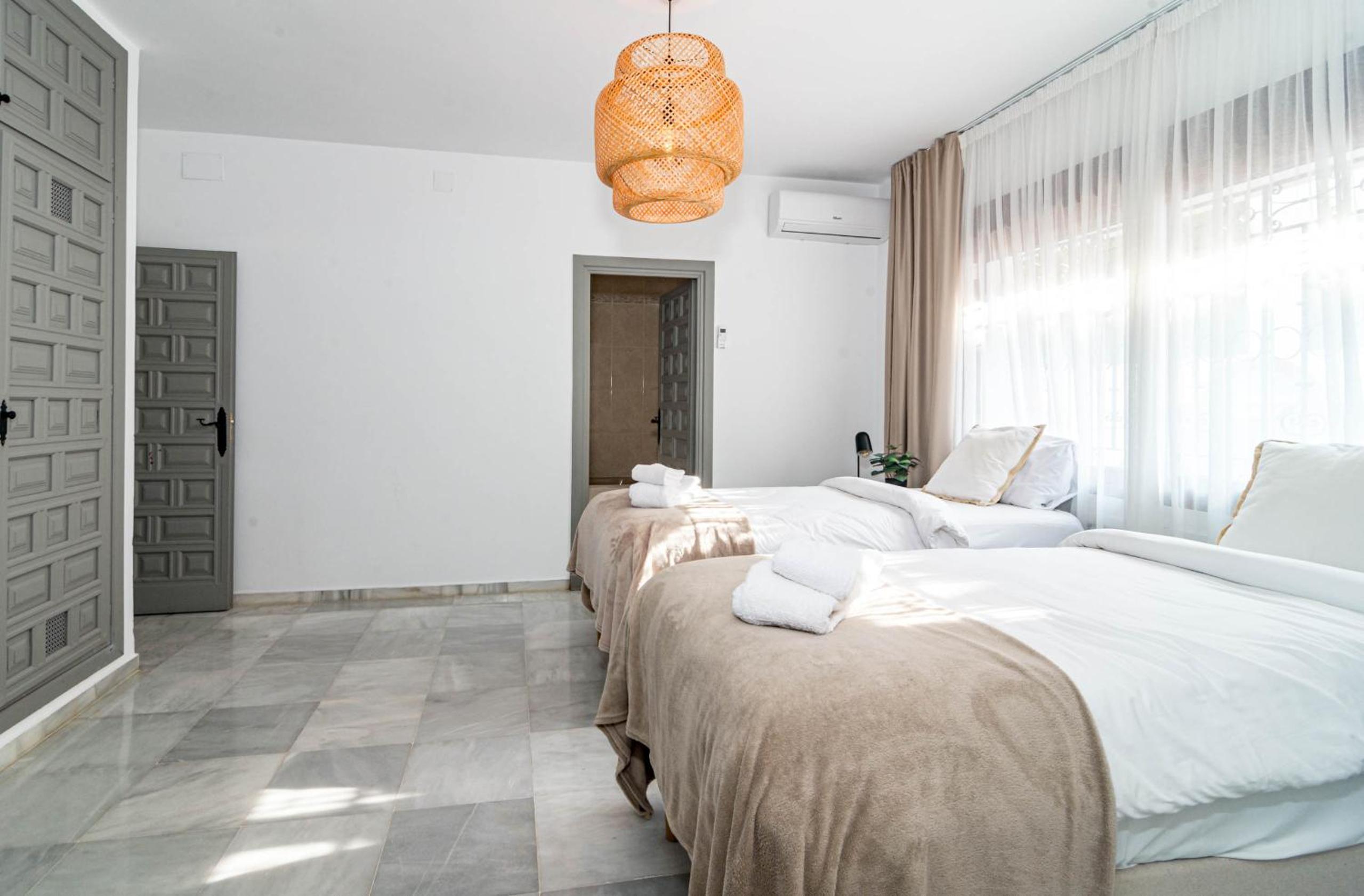 Marbella Vacations - GRR - Elegant Villa with Exclusive Private Pool - Property Image 57