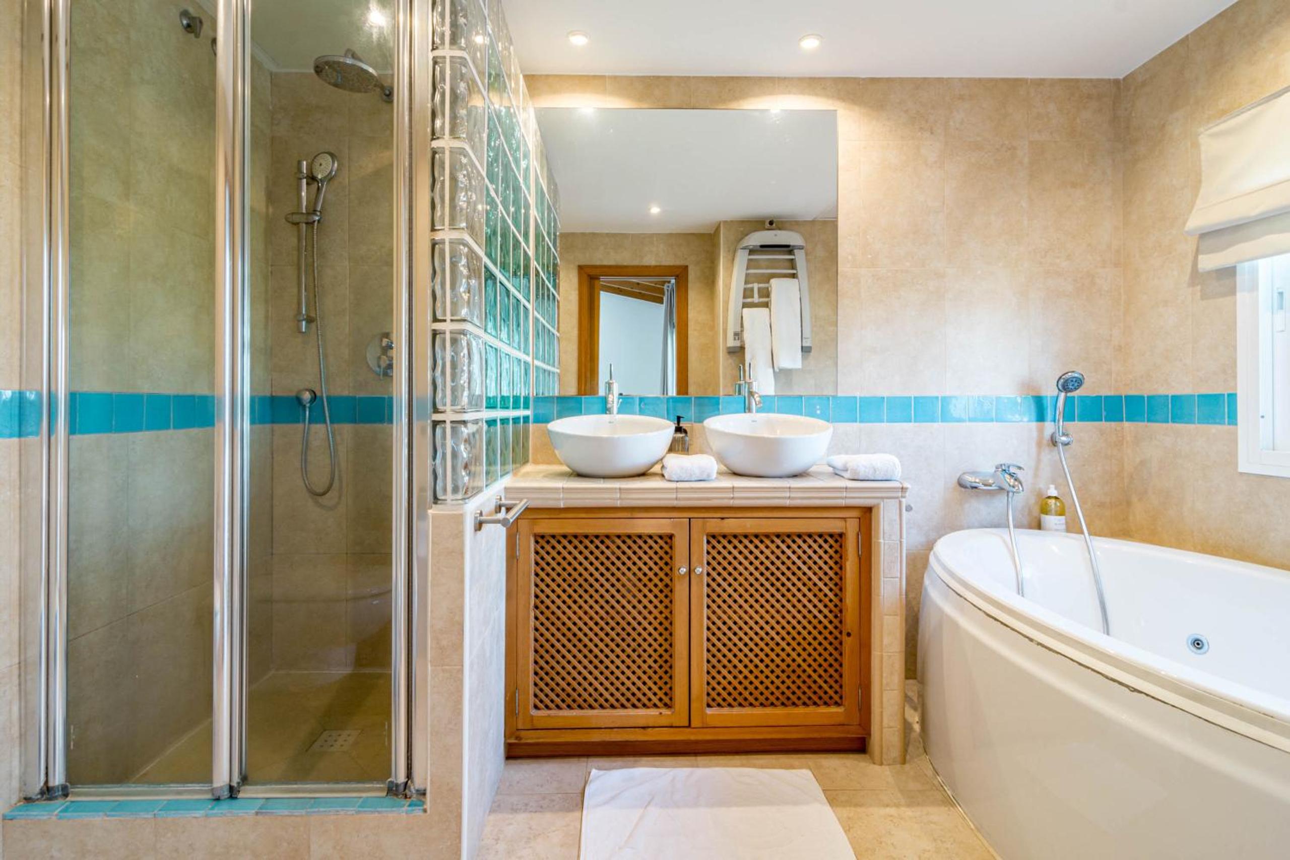 Marbella Vacations - GRR - Elegant Villa with Exclusive Private Pool - Property Image 15