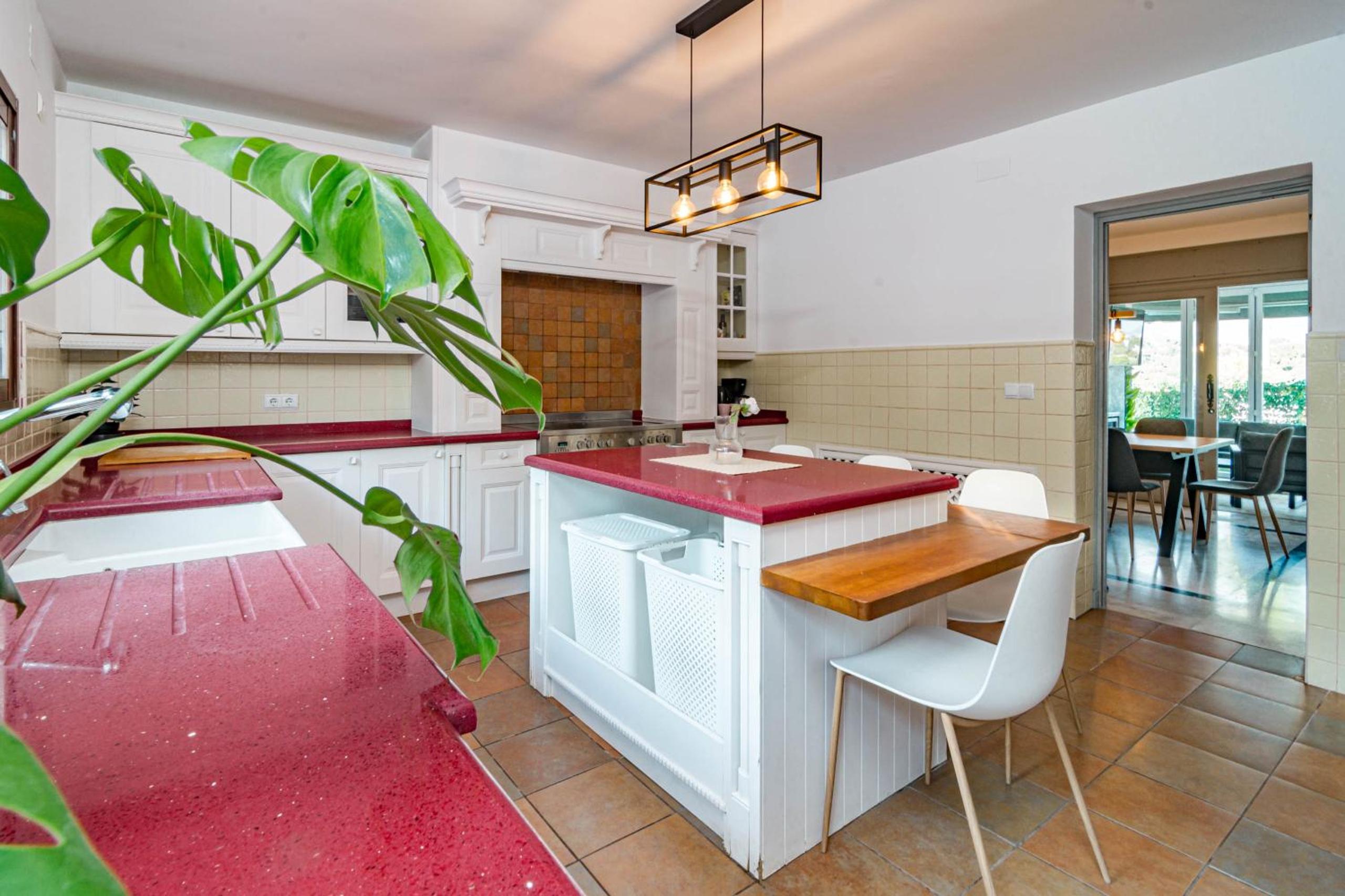 Marbella Vacations - GRR - Elegant Villa with Exclusive Private Pool - Property Image 41