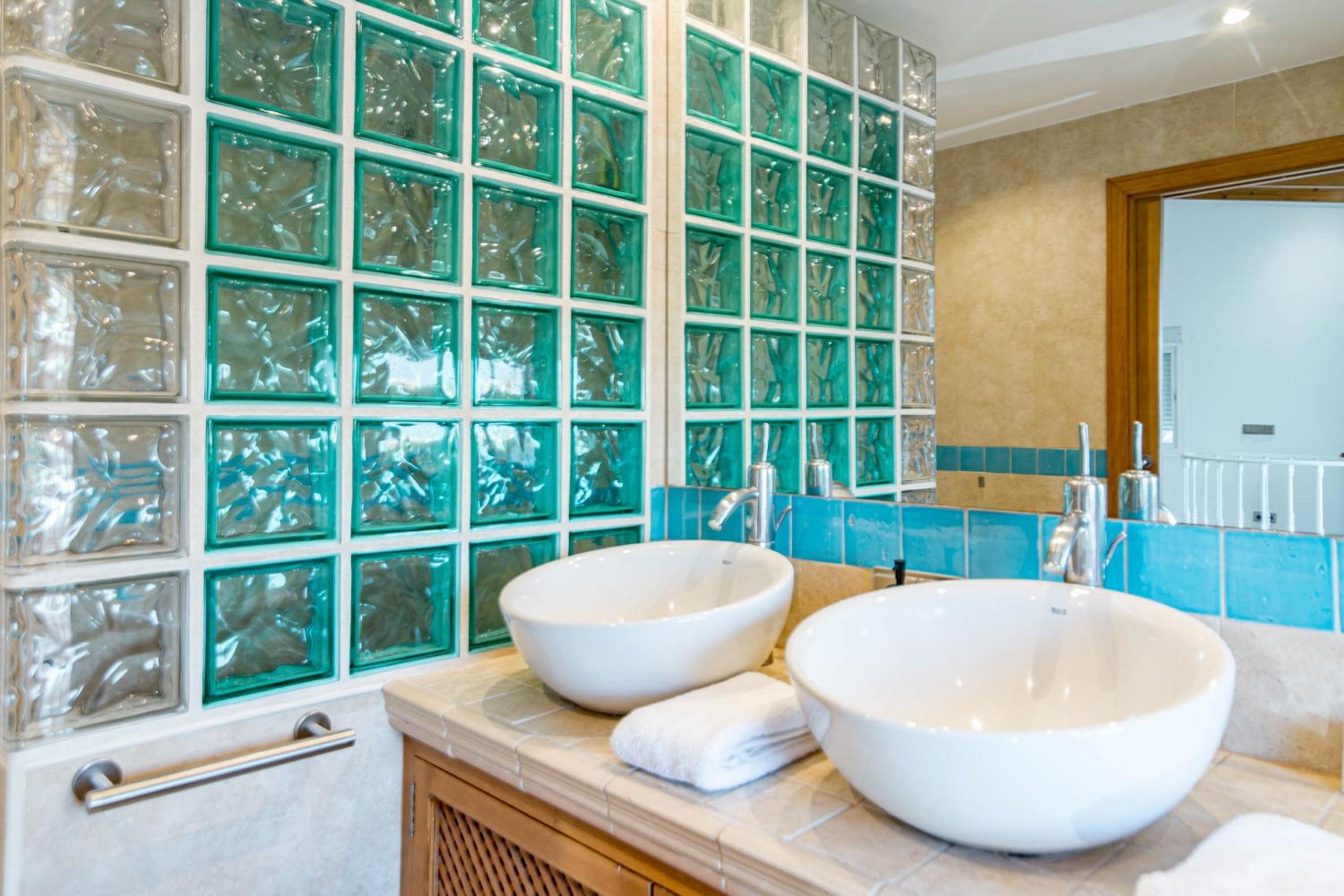 Marbella Vacations - GRR - Elegant Villa with Exclusive Private Pool - Property Image 14