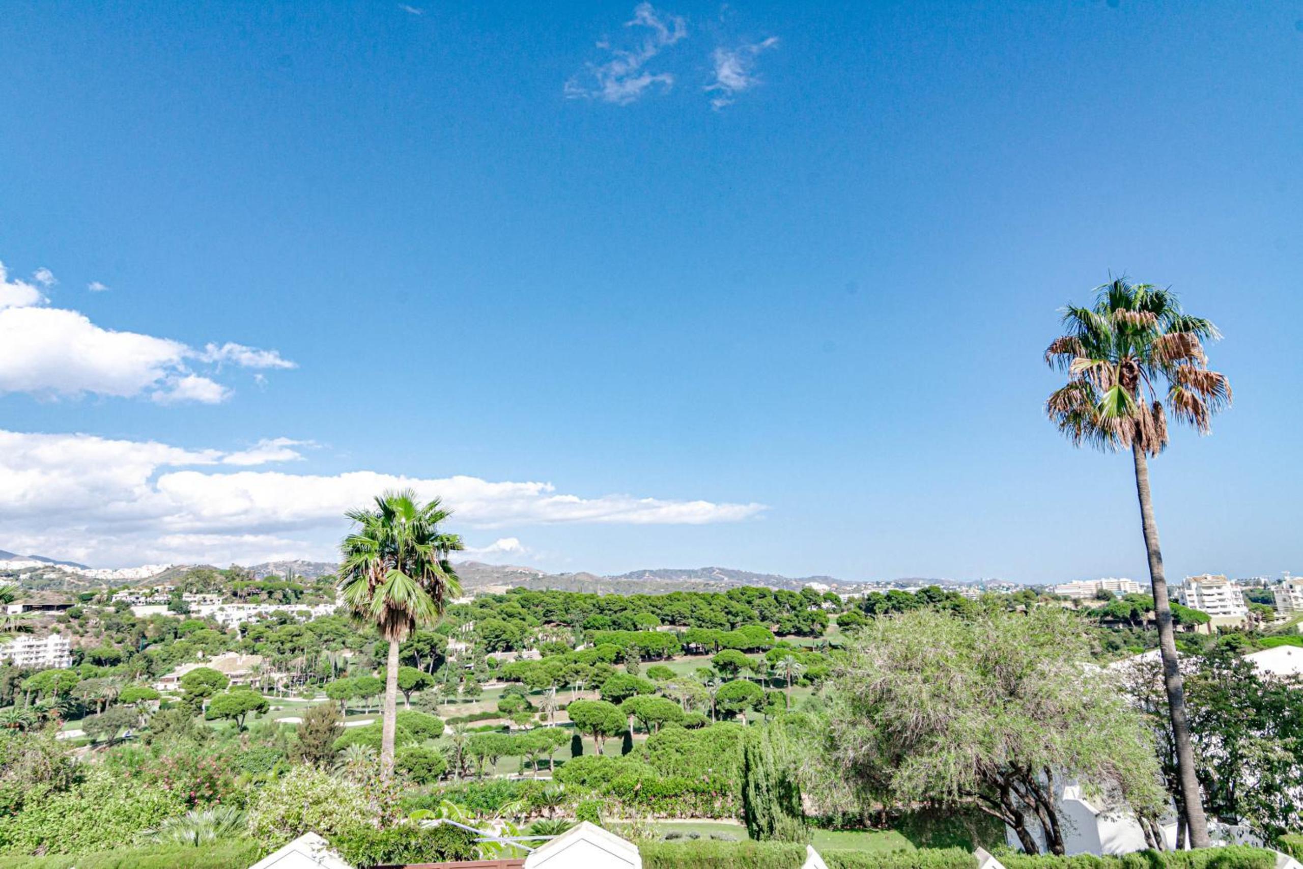 Marbella Vacations - GRR - Elegant Villa with Exclusive Private Pool - Property Image 23