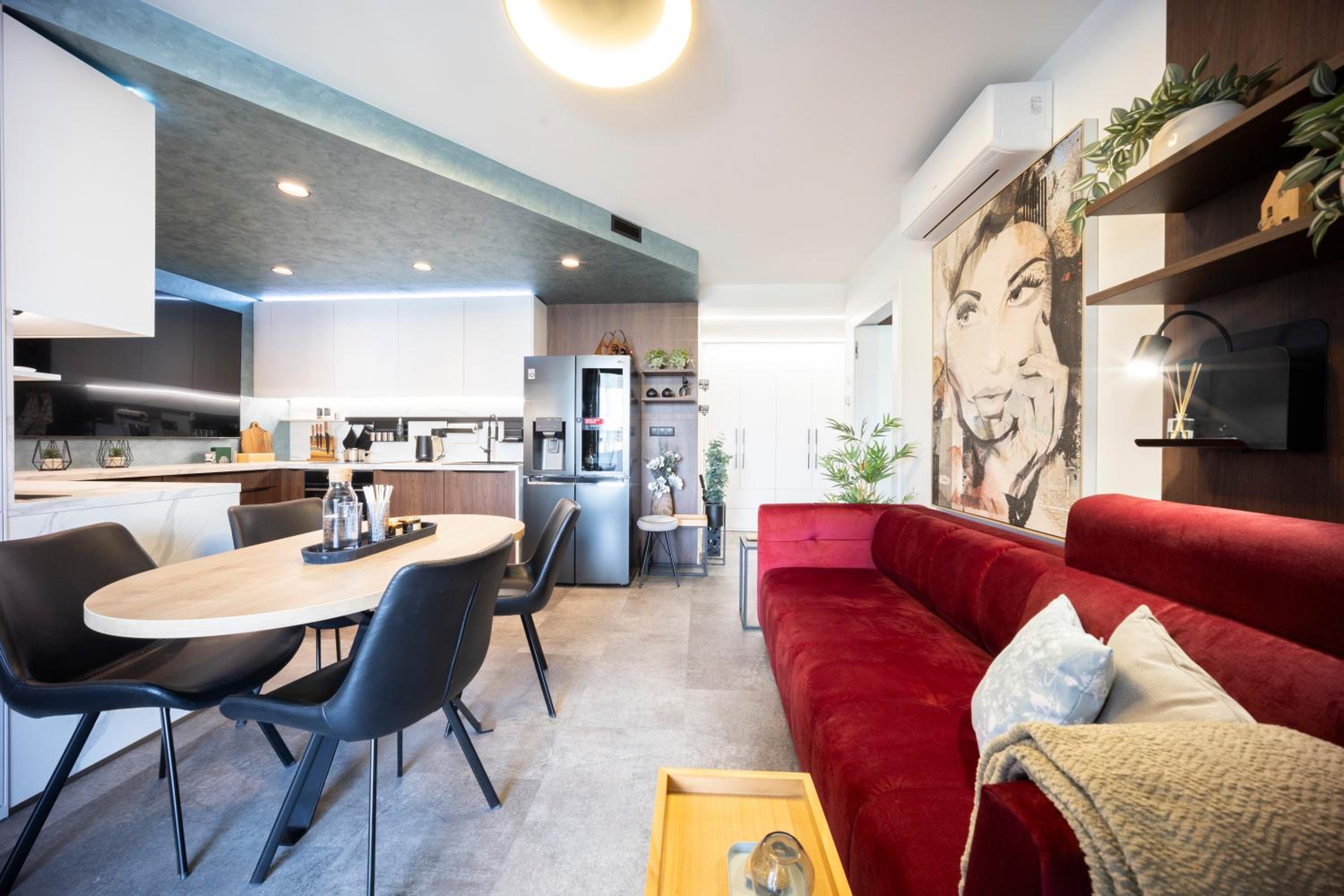 DH Family and Whirlpool Premium Apartment 3kk, 2x SmartTV-NETFLIX, Big Terrace and Free Parking