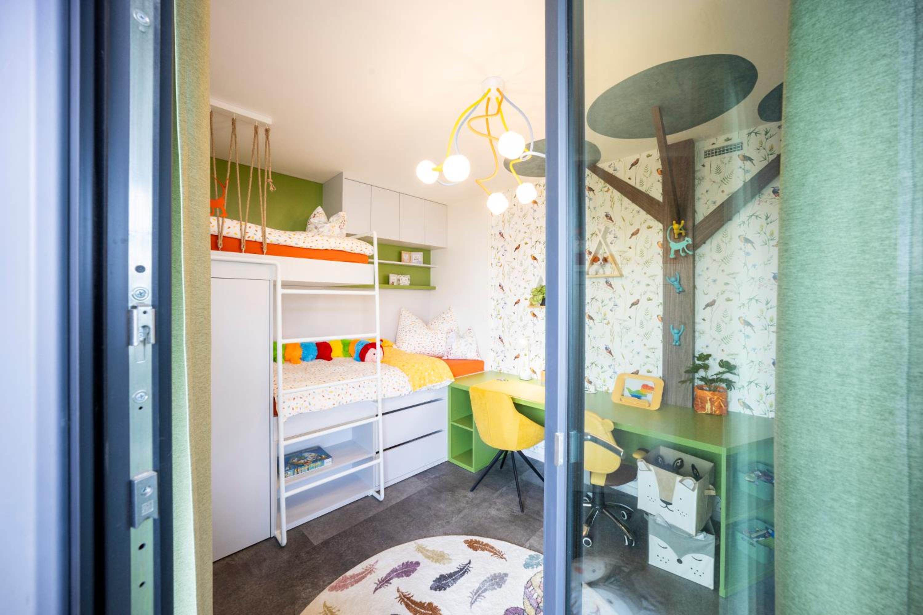 DH Family and Whirlpool Premium Apartment 3kk, 2x SmartTV-NETFLIX, Big Terrace and Free Parking