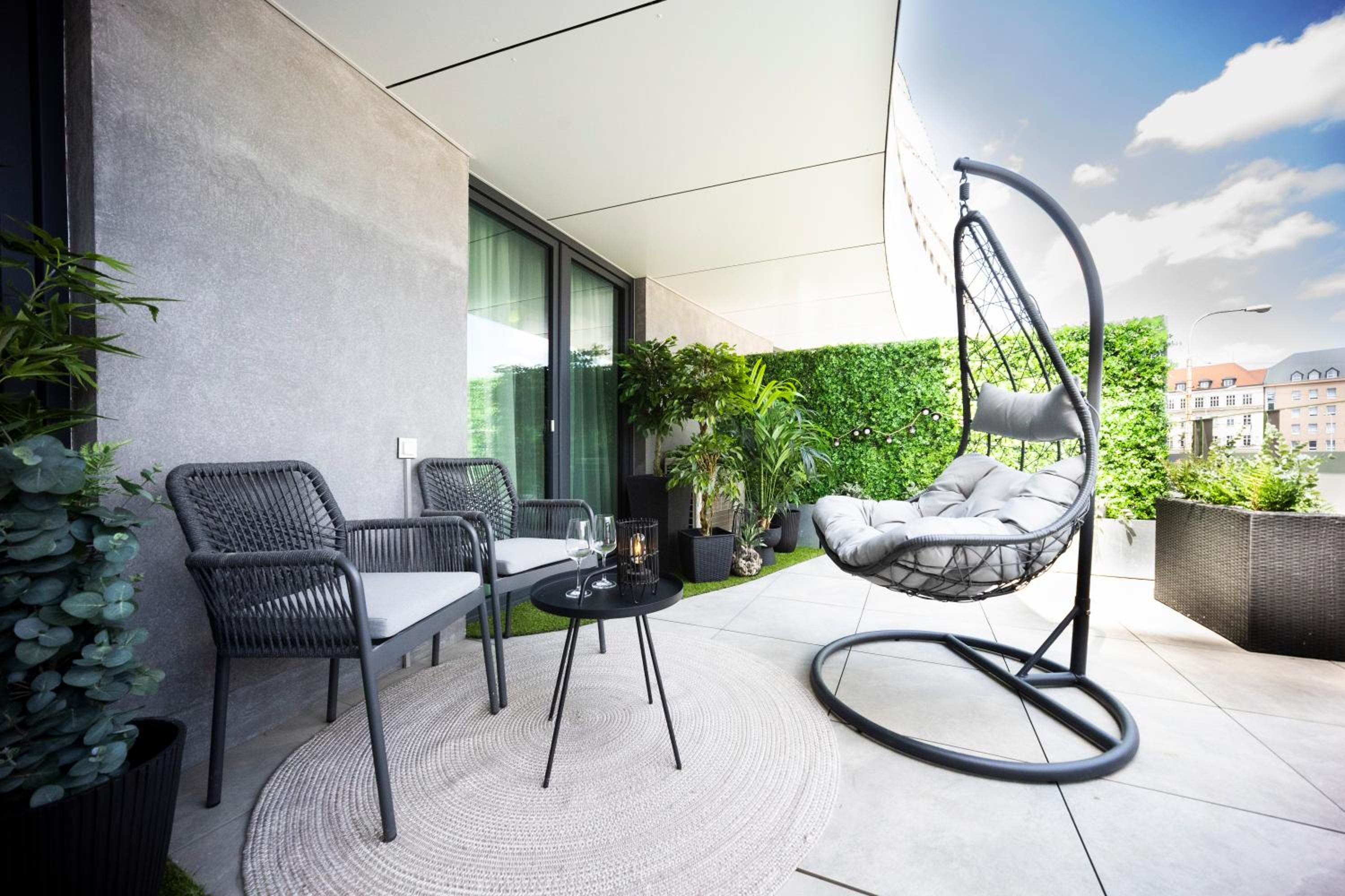 DH Family and Whirlpool Premium Apartment 3kk, 2x SmartTV-NETFLIX, Big Terrace and Free Parking