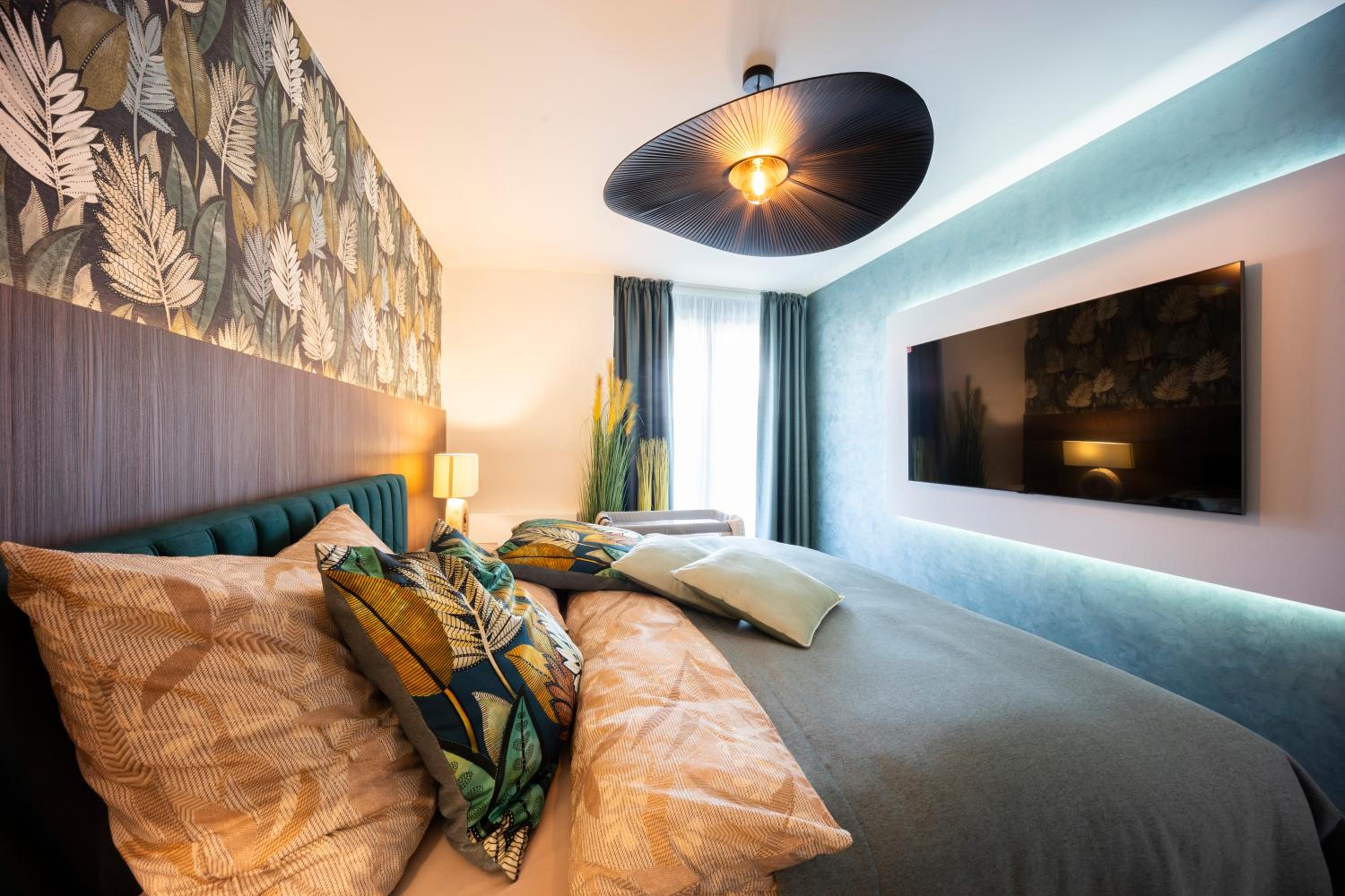 DH Family and Whirlpool Premium Apartment 3kk, 2x SmartTV-NETFLIX, Big Terrace and Free Parking
