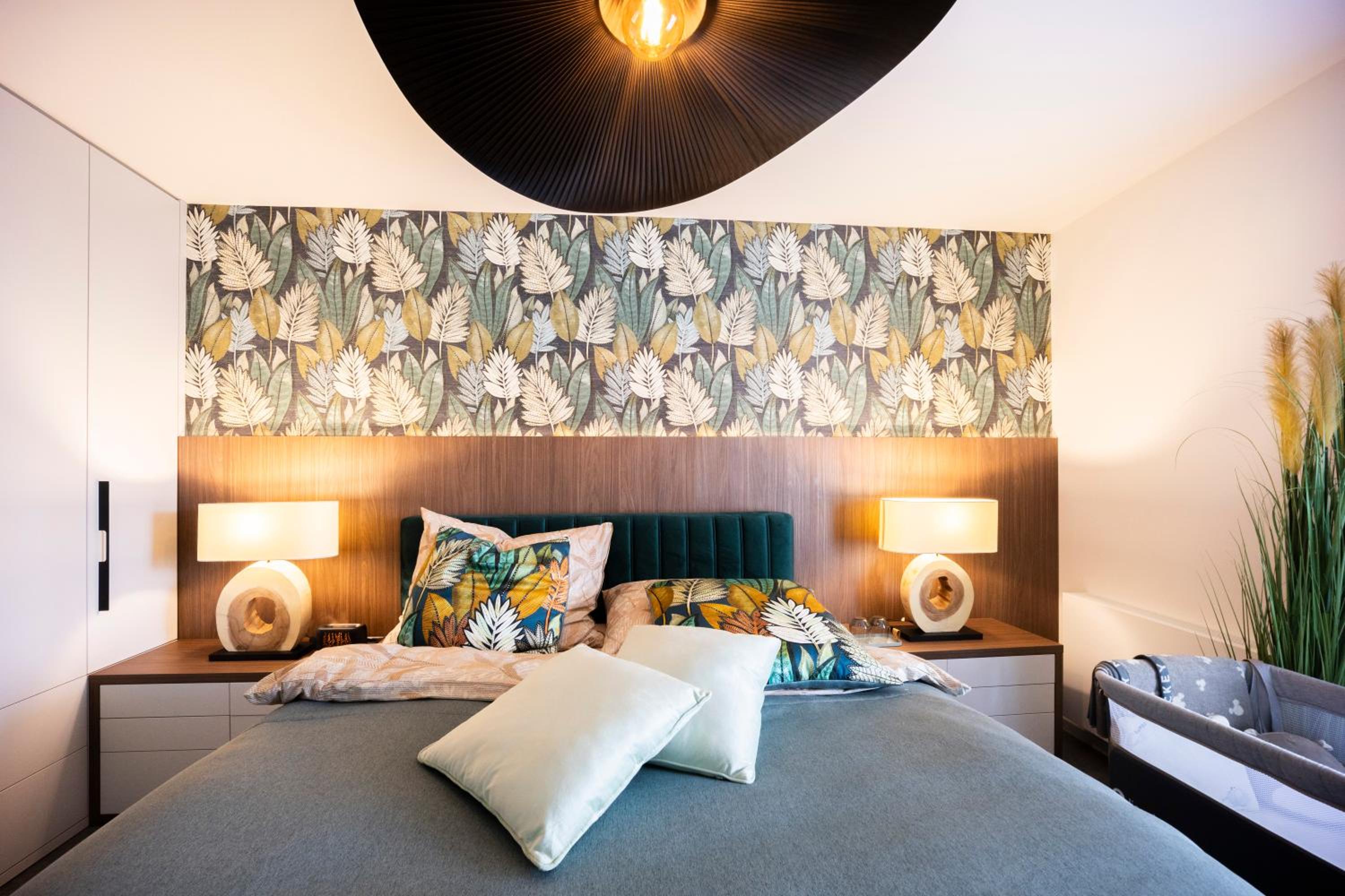 DH Family and Whirlpool Premium Apartment 3kk, 2x SmartTV-NETFLIX, Big Terrace and Free Parking